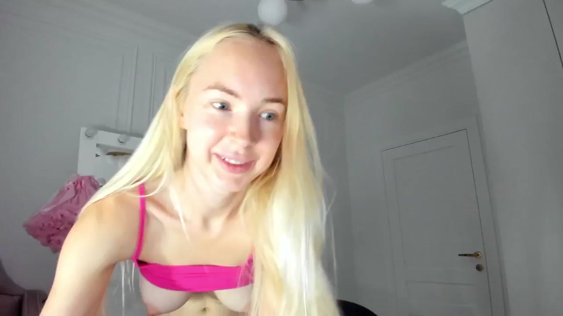 Gallery image thumbnail from ForeverBarbie's myfreecams stream on, 07/04/2024, 04:04 image 16 of 20