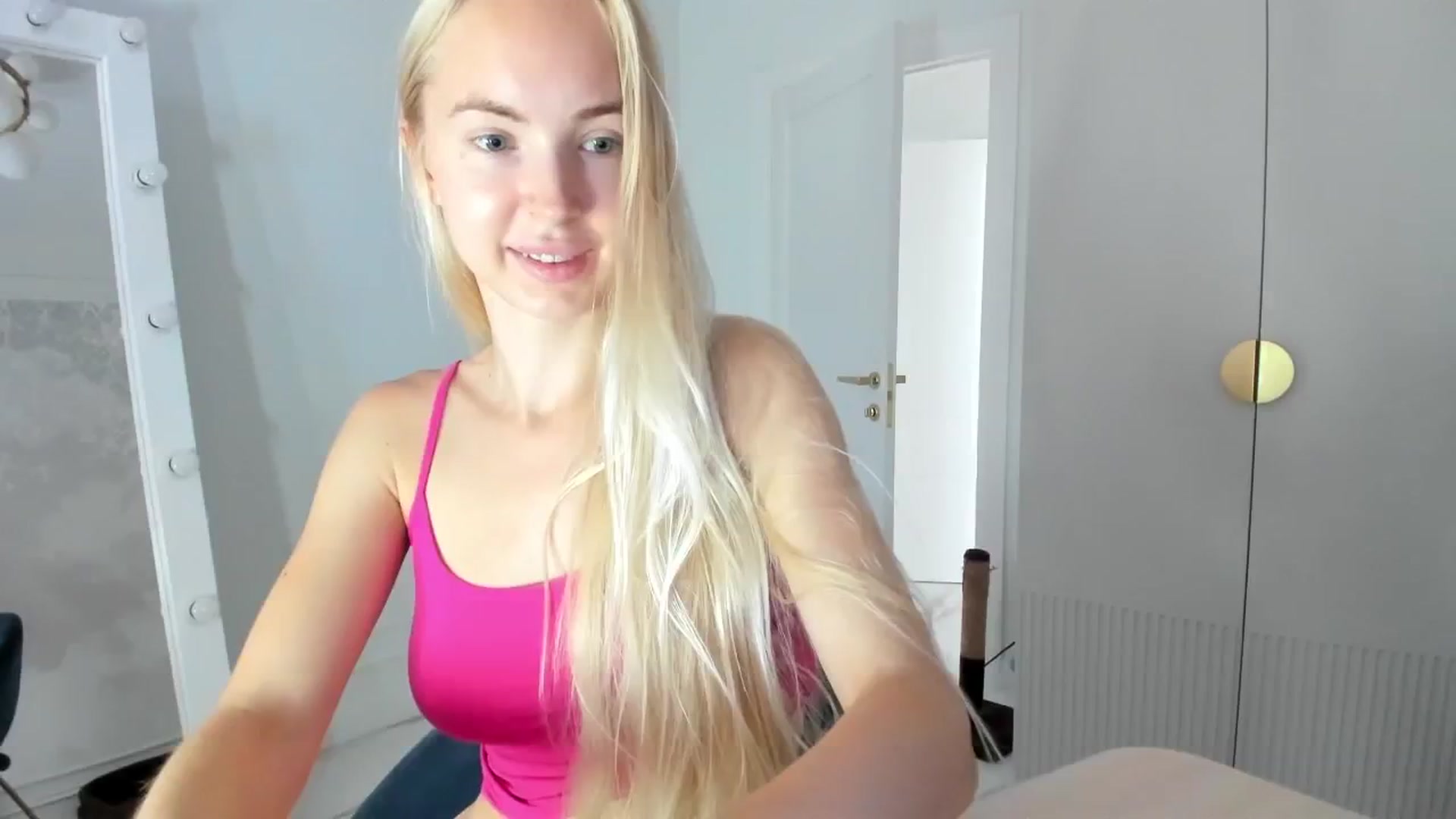 Gallery image thumbnail from ForeverBarbie's myfreecams stream on, 07/04/2024, 08:04 image 17 of 20