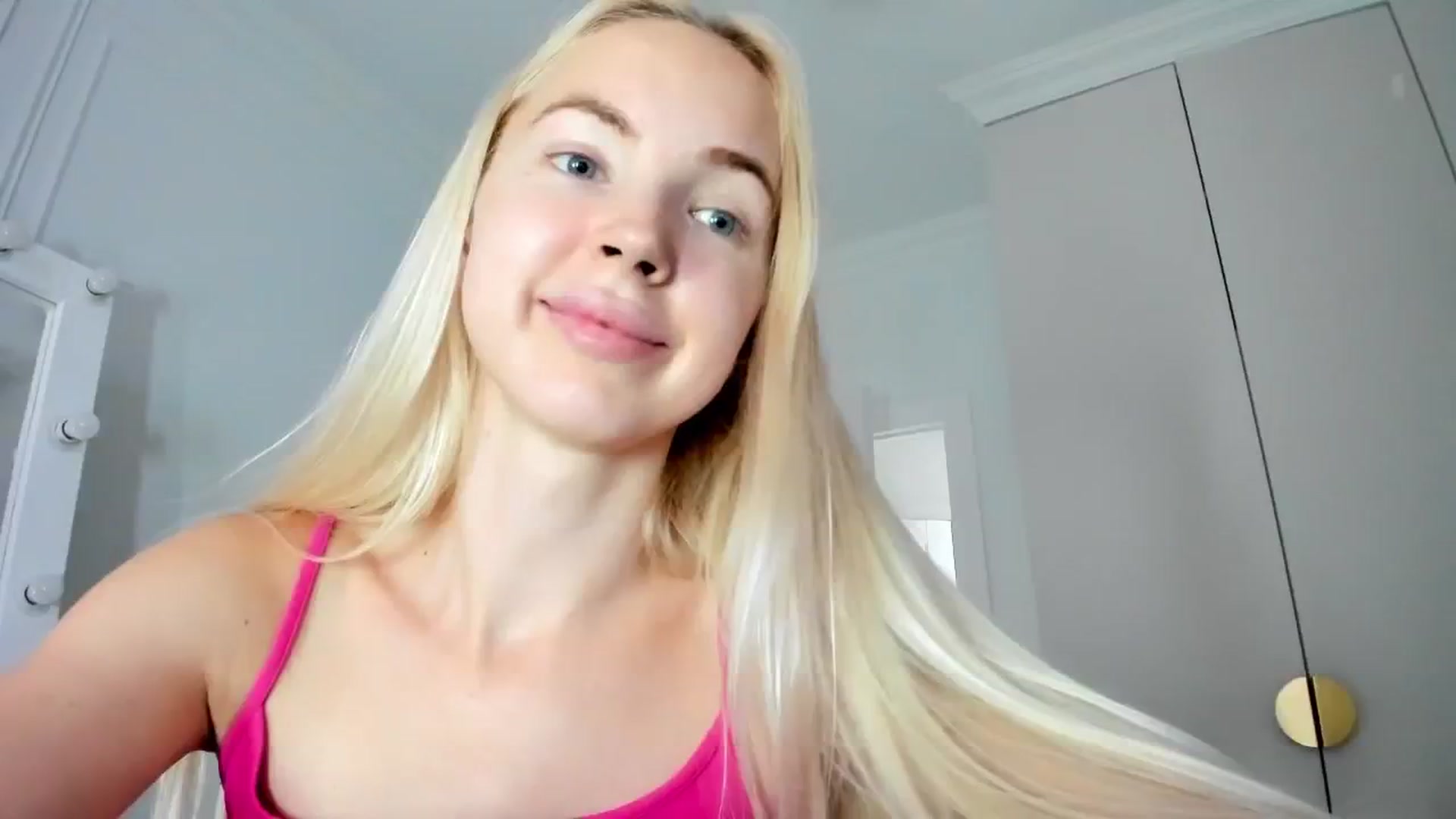 Gallery image thumbnail from ForeverBarbie's myfreecams stream on, 07/04/2024, 08:04 image 7 of 20