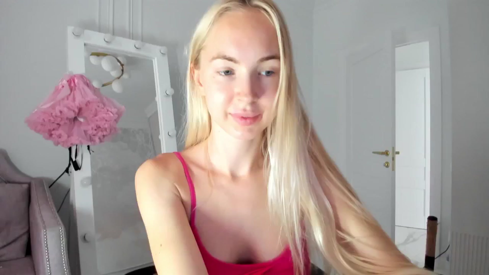 Gallery image thumbnail from ForeverBarbie's myfreecams stream on, 07/04/2024, 08:54 image 16 of 20