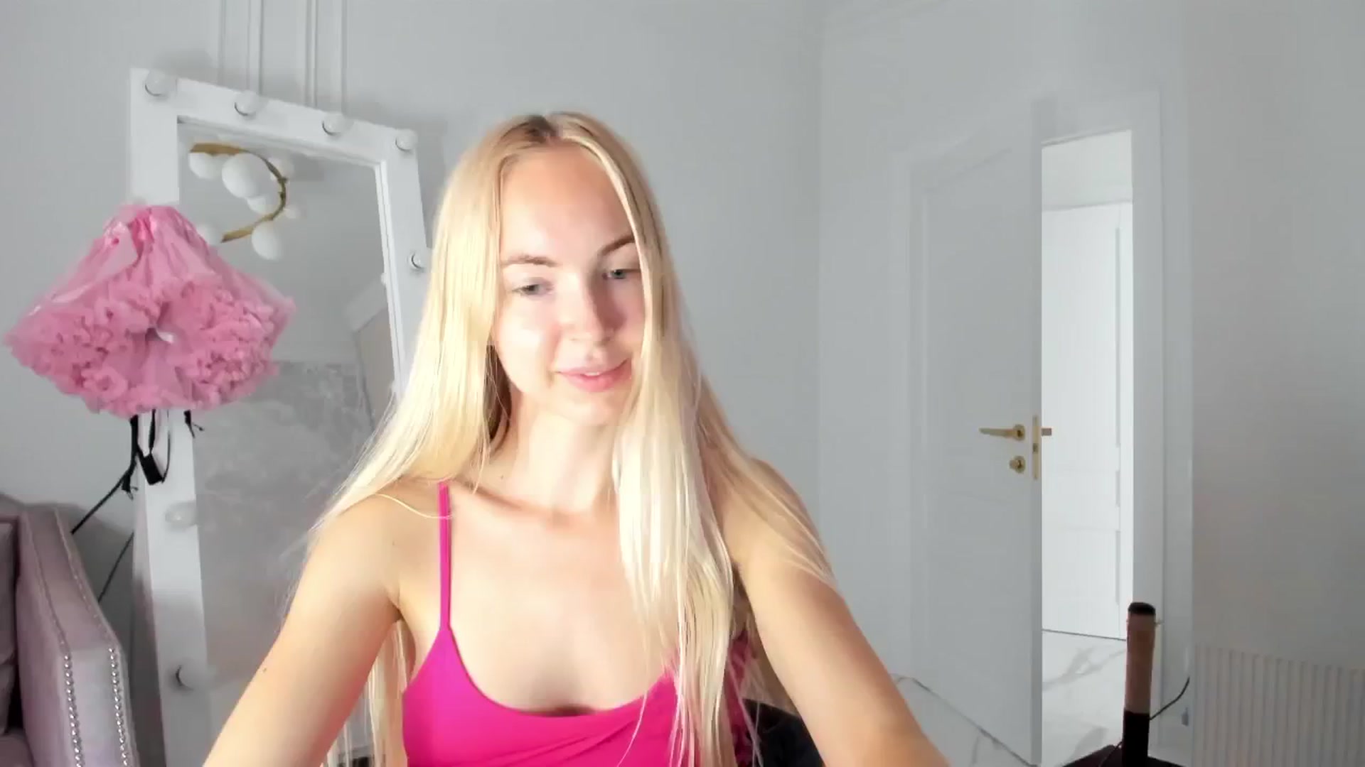 Gallery image thumbnail from ForeverBarbie's myfreecams stream on, 07/04/2024, 08:54 image 18 of 20