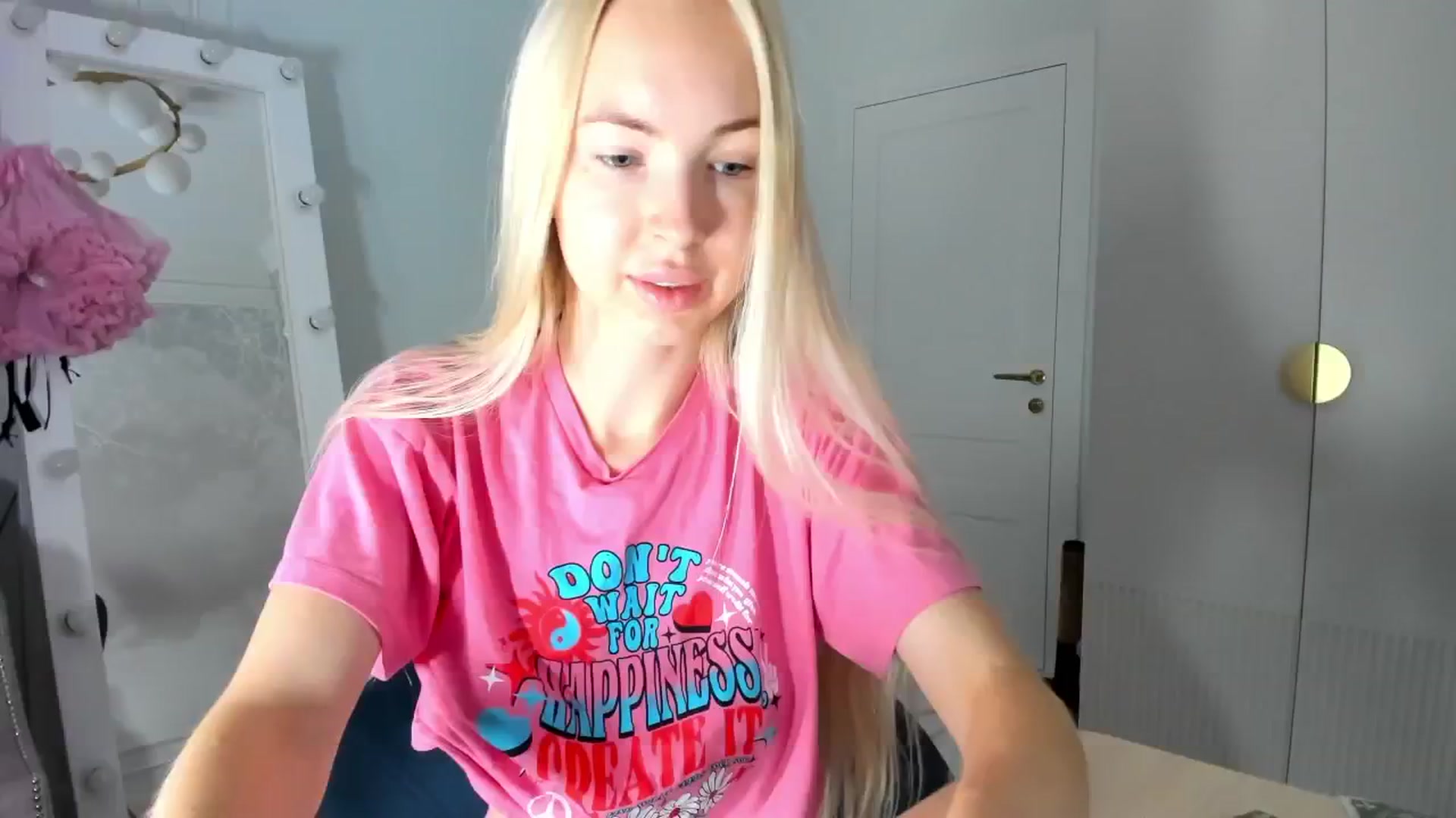 Gallery image thumbnail from ForeverBarbie's myfreecams stream on, 07/08/2024, 04:34 image 13 of 20