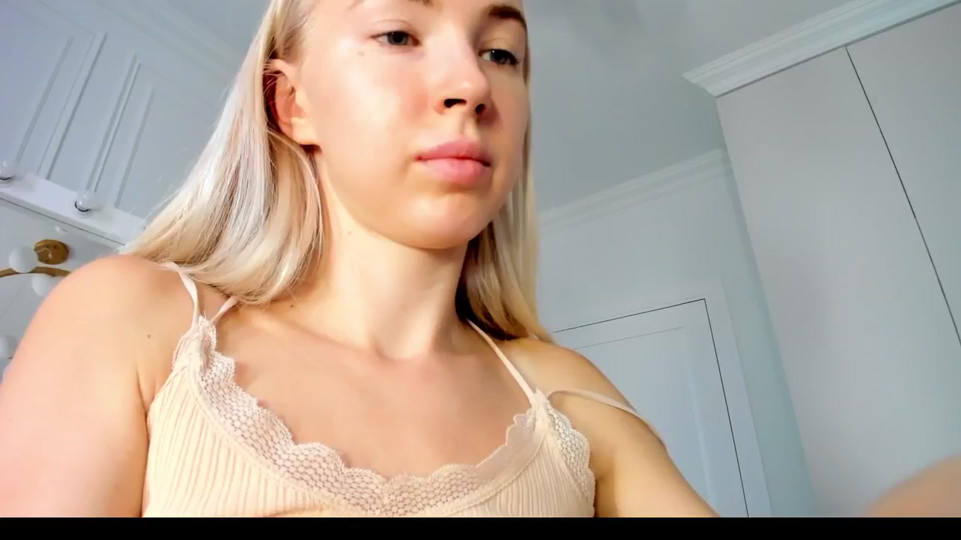 Gallery image thumbnail from ForeverBarbie's myfreecams stream on, 07/19/2024, 07:27 image 5 of 20