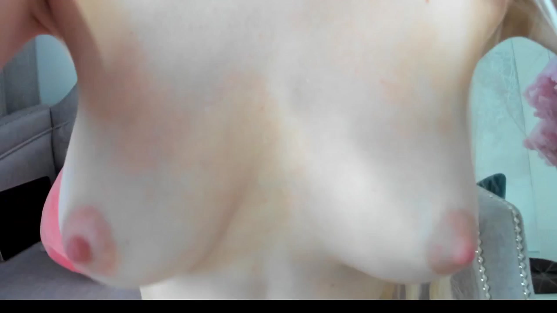 Gallery image thumbnail from ForeverBarbie's myfreecams stream on, 07/19/2024, 08:32 image 15 of 20