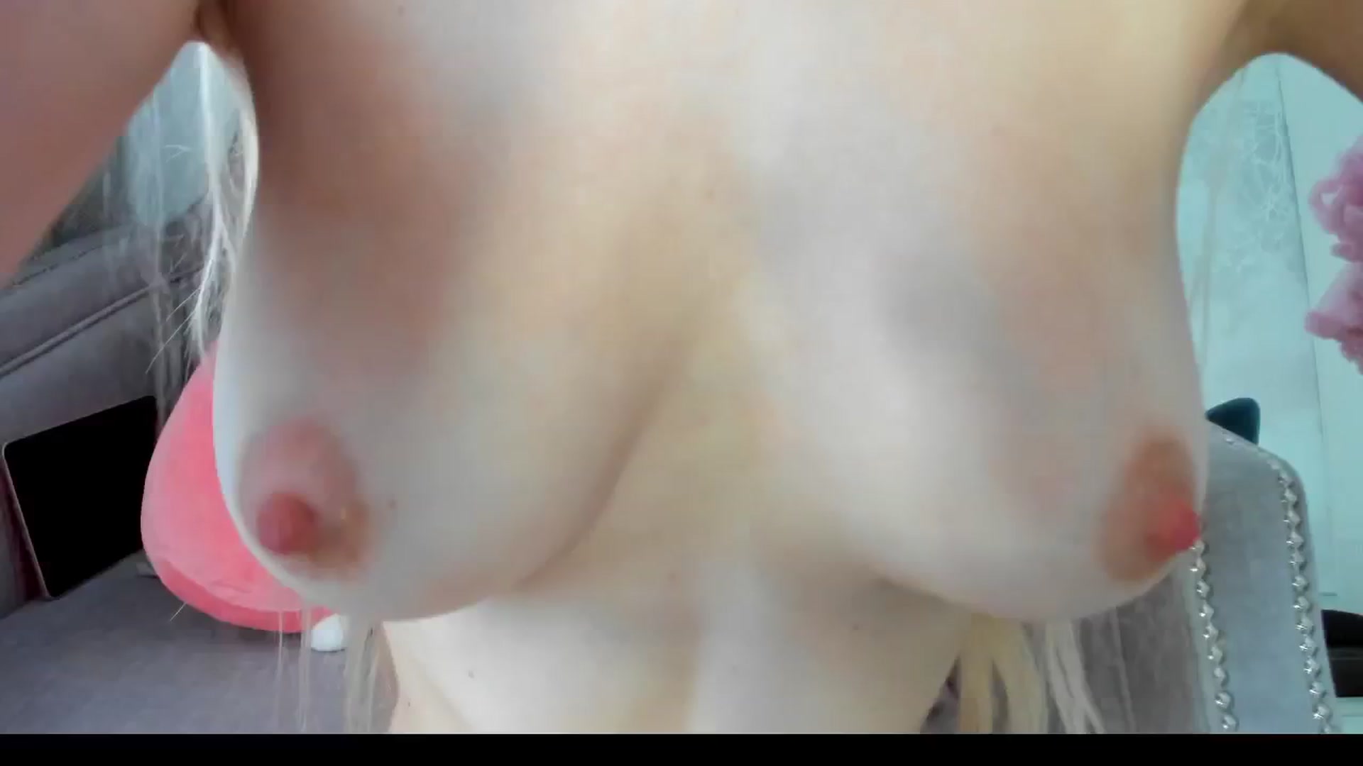 Gallery image thumbnail from ForeverBarbie's myfreecams stream on, 07/19/2024, 08:32 image 11 of 20