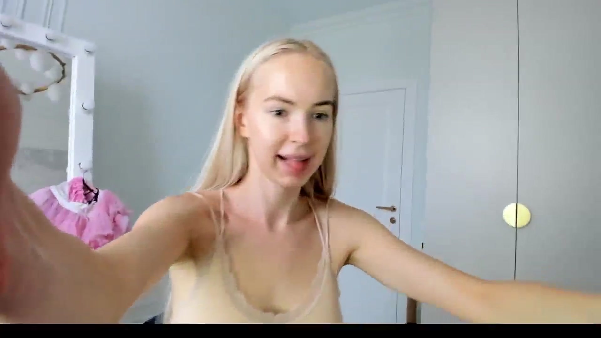 Gallery image thumbnail from ForeverBarbie's myfreecams stream on, 07/22/2024, 05:36 image 18 of 20