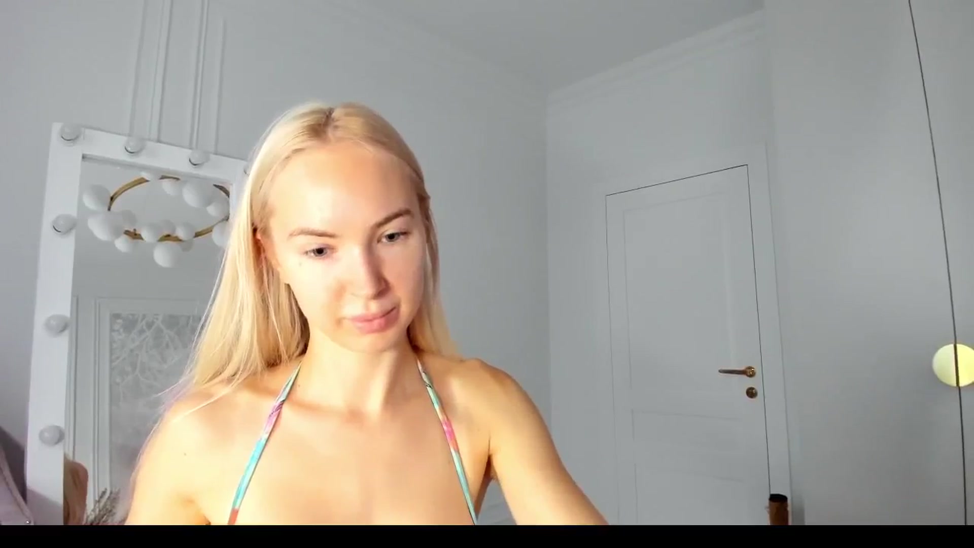 Gallery image thumbnail from ForeverBarbie's myfreecams stream on, 07/25/2024, 05:16 image 11 of 20