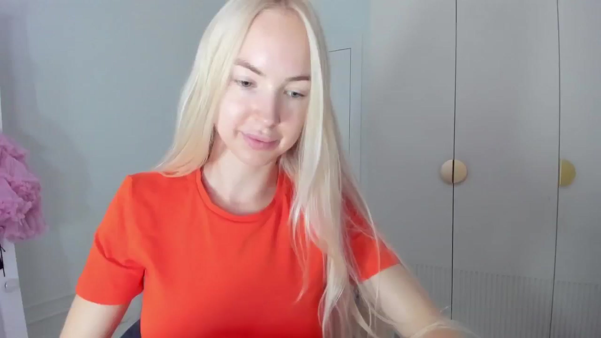 Gallery image thumbnail from ForeverBarbie's myfreecams stream on, 07/29/2024, 06:42 image 14 of 20