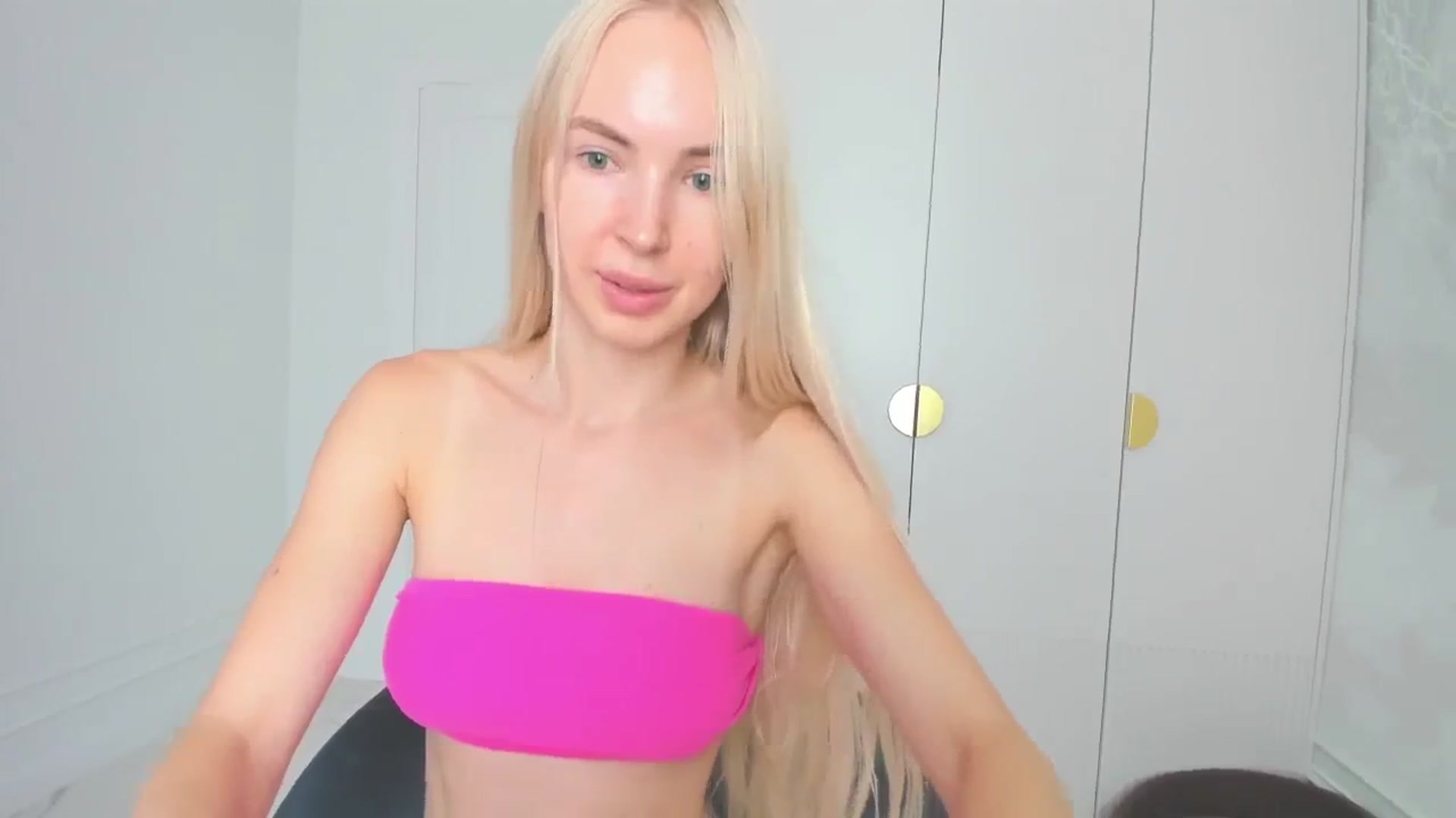 Gallery image thumbnail from ForeverBarbie's myfreecams stream on, 08/02/2024, 10:23 image 19 of 20