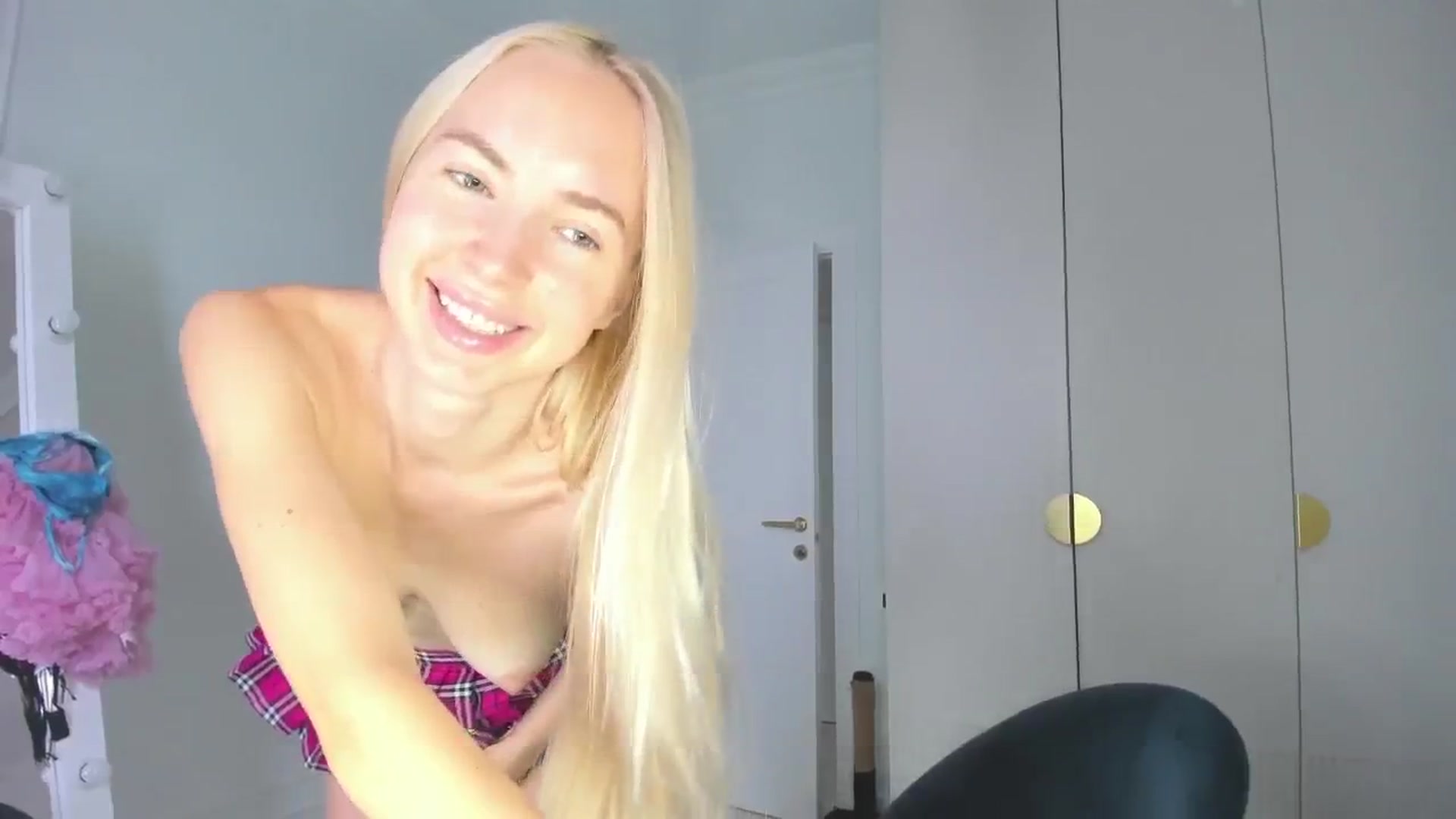 Gallery image thumbnail from ForeverBarbie's myfreecams stream on, 08/05/2024, 10:04 image 6 of 20