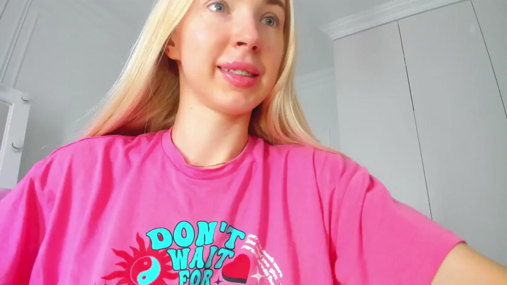 Gallery image thumbnail from ForeverBarbie's myfreecams stream on, 08/10/2024, 10:13 image 9 of 20