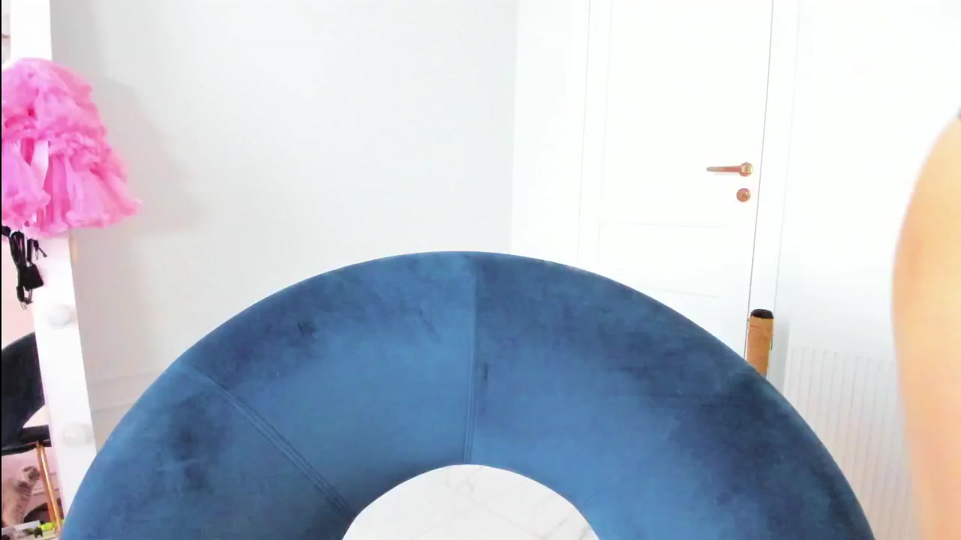 Gallery image thumbnail from ForeverBarbie's myfreecams stream on, 08/11/2024, 03:33 image 2 of 20