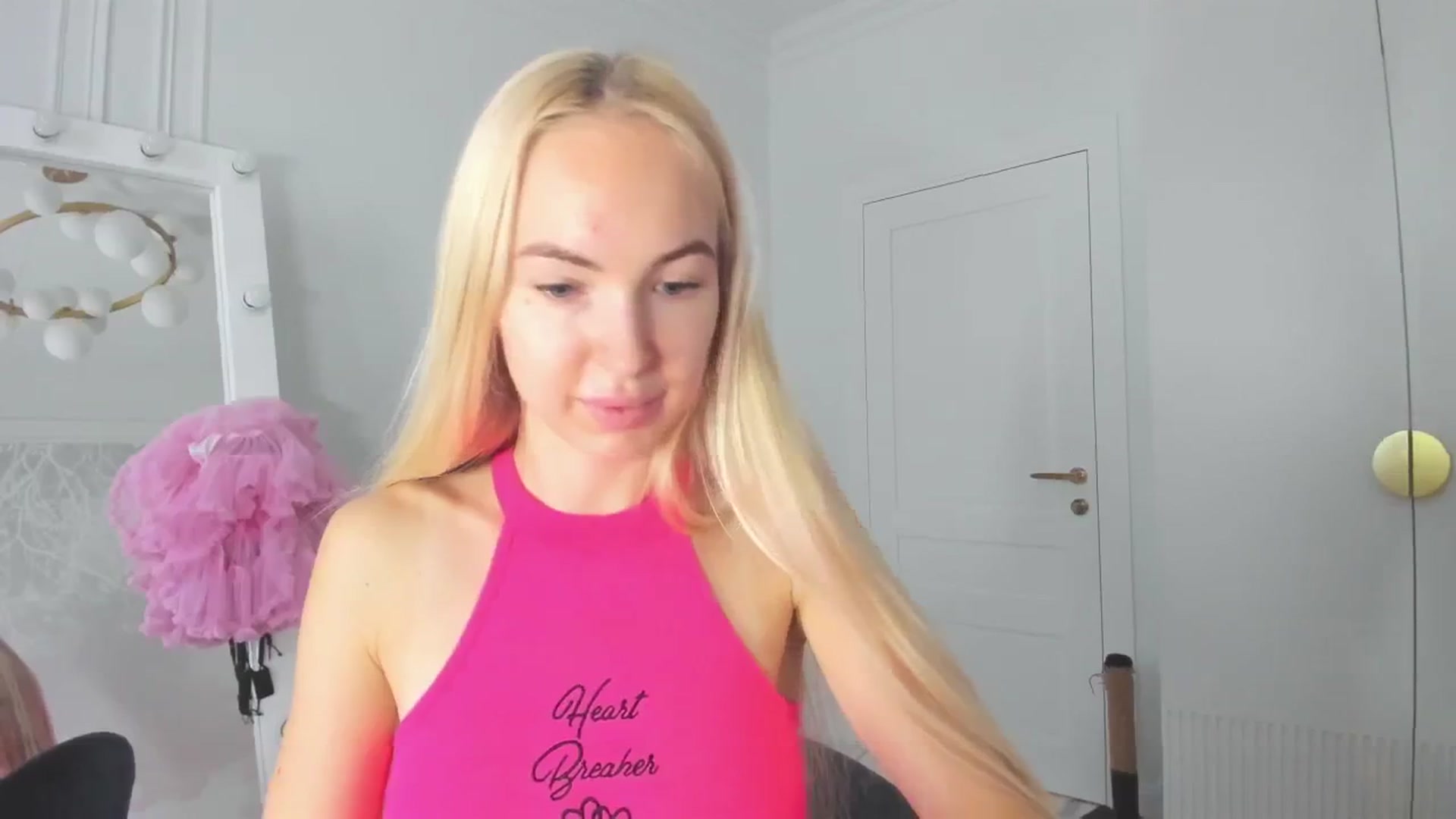 Gallery image thumbnail from ForeverBarbie's myfreecams stream on, 08/23/2024, 05:39 image 13 of 20