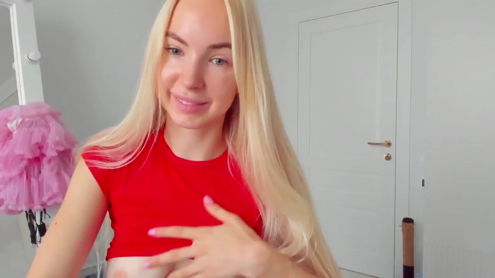 Gallery image thumbnail from ForeverBarbie's myfreecams stream on, 08/27/2024, 05:04 image 13 of 20