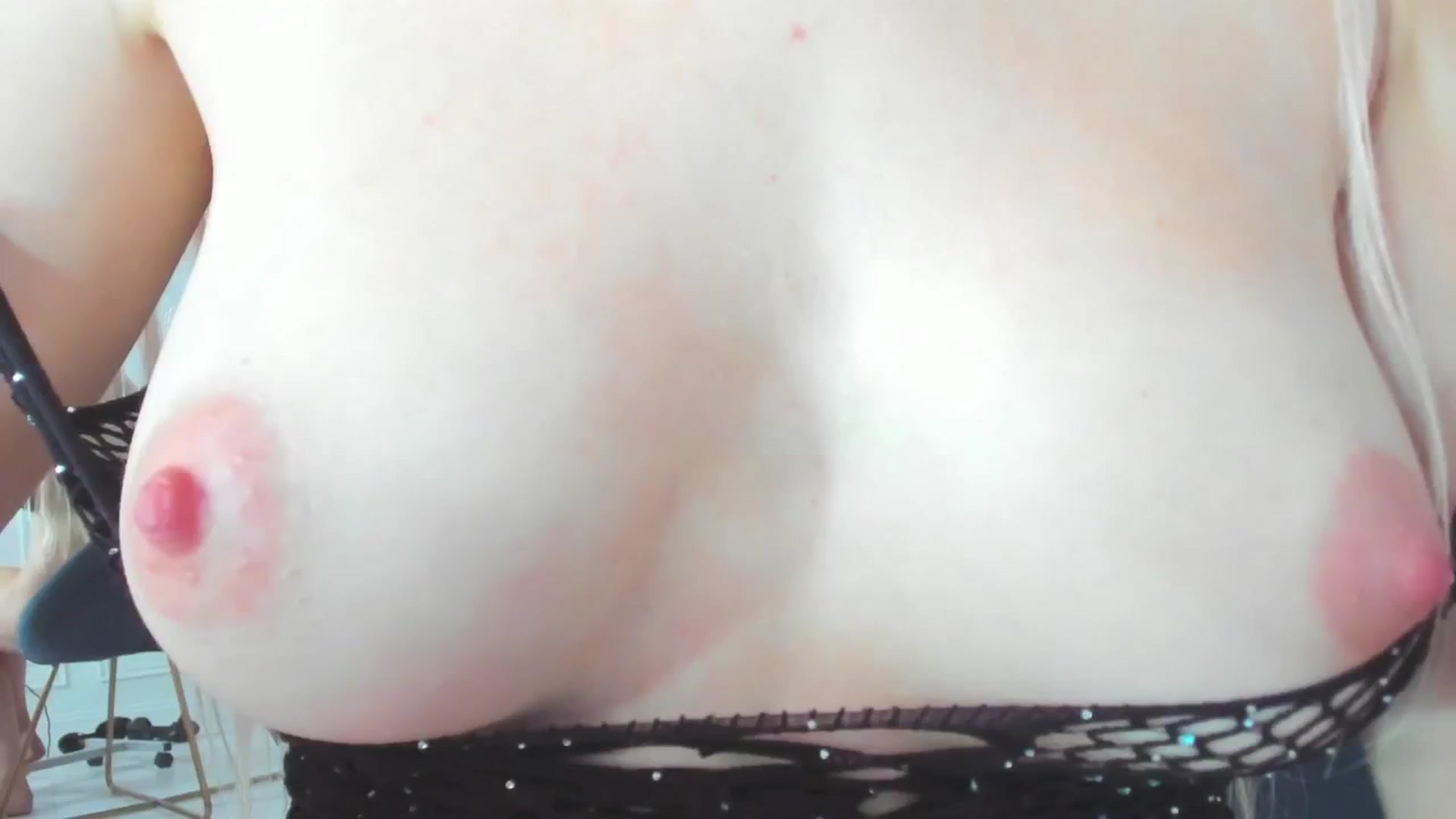 Gallery image thumbnail from ForeverBarbie's myfreecams stream on, 09/13/2024, 11:17 image 7 of 20