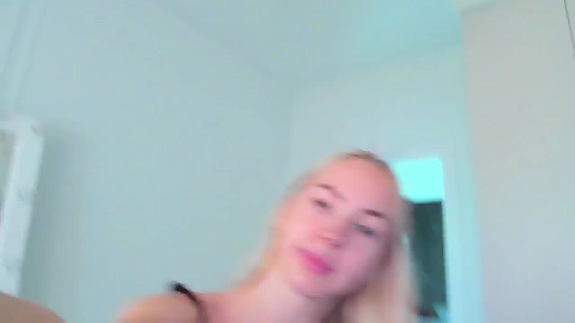 Gallery image thumbnail from ForeverBarbie's myfreecams stream on, 09/13/2024, 11:39 image 7 of 20