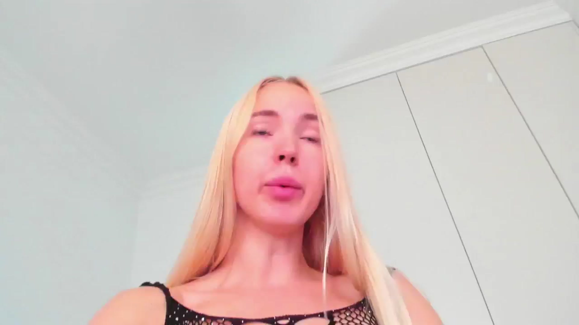 Gallery image thumbnail from ForeverBarbie's myfreecams stream on, 09/13/2024, 11:39 image 11 of 20