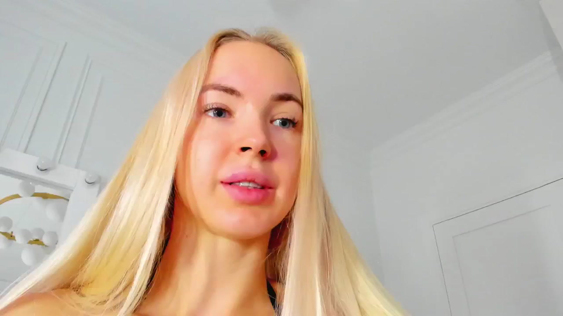 Gallery image thumbnail from ForeverBarbie's myfreecams stream on, 09/21/2024, 05:52 image 15 of 20