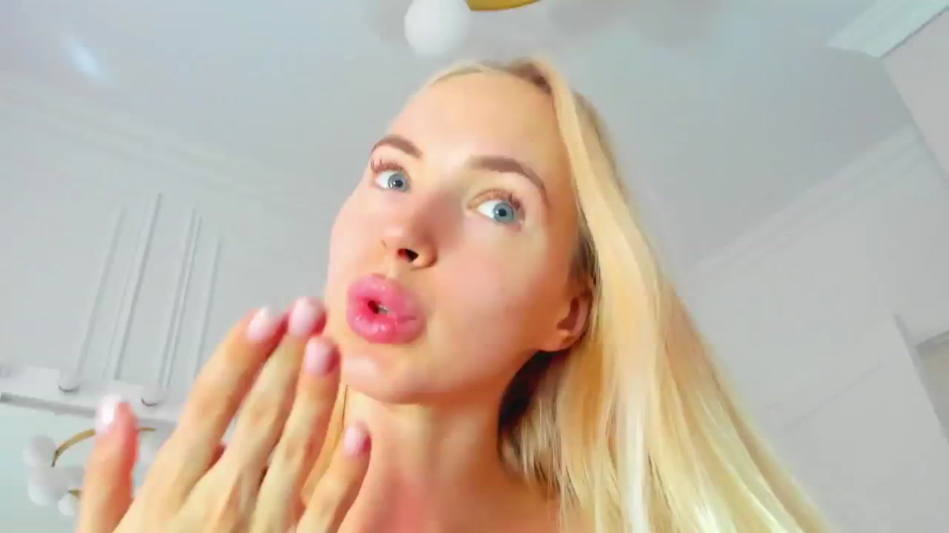 Gallery image thumbnail from ForeverBarbie's myfreecams stream on, 09/24/2024, 08:32 image 18 of 20