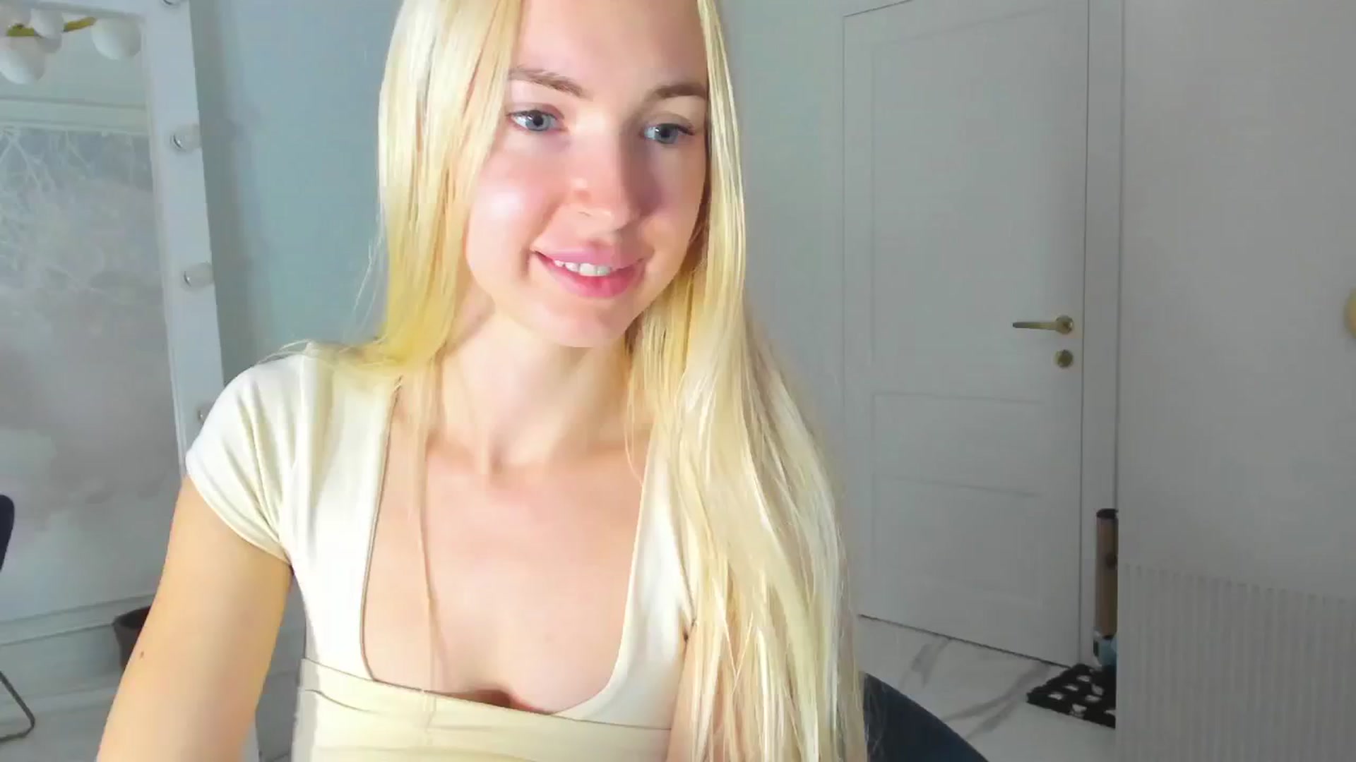 Gallery image thumbnail from ForeverBarbie's myfreecams stream on, 10/15/2024, 09:56 image 1 of 20