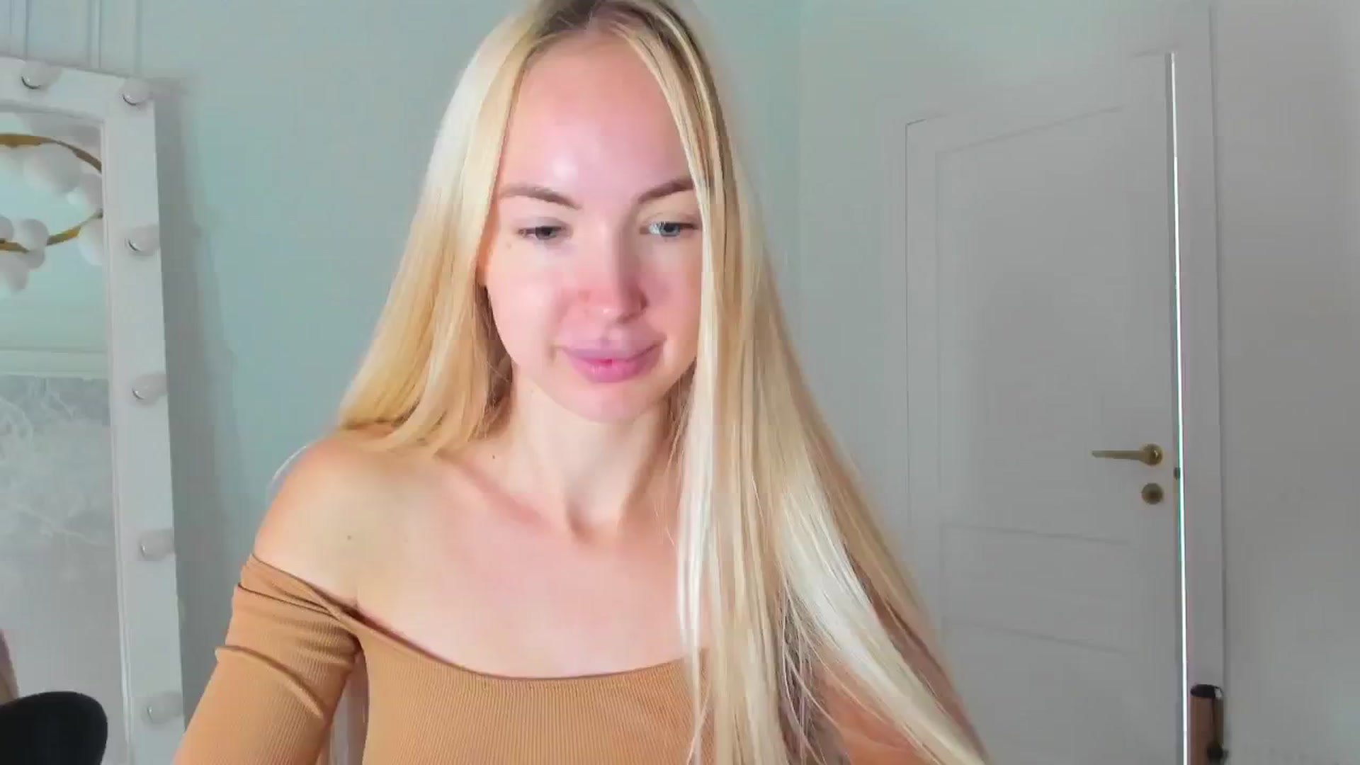 Gallery image thumbnail from ForeverBarbie's myfreecams stream on, 10/22/2024, 07:36 image 15 of 20