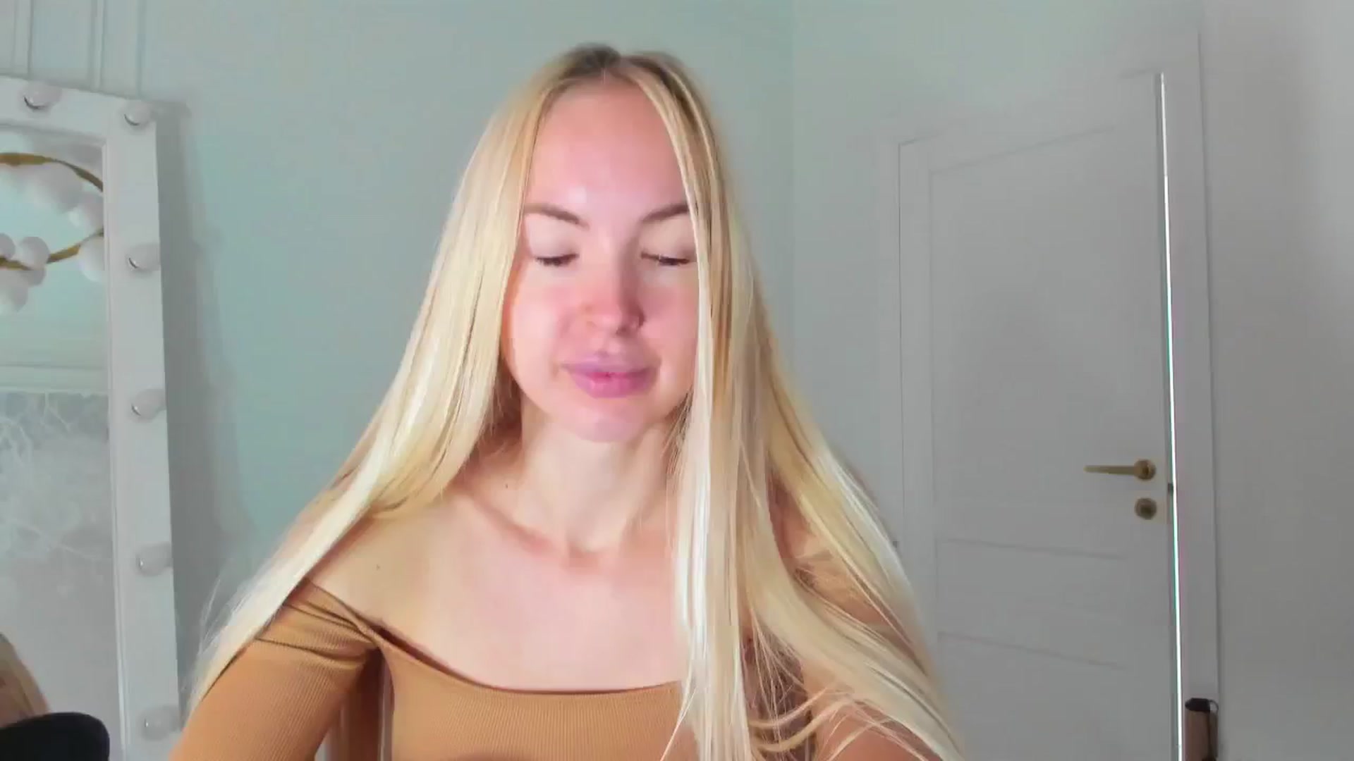 Gallery image thumbnail from ForeverBarbie's myfreecams stream on, 10/22/2024, 07:36 image 13 of 20