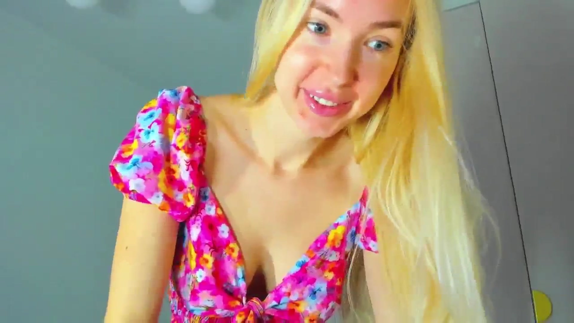 Gallery image thumbnail from ForeverBarbie's myfreecams stream on, 10/29/2024, 06:17 image 20 of 20