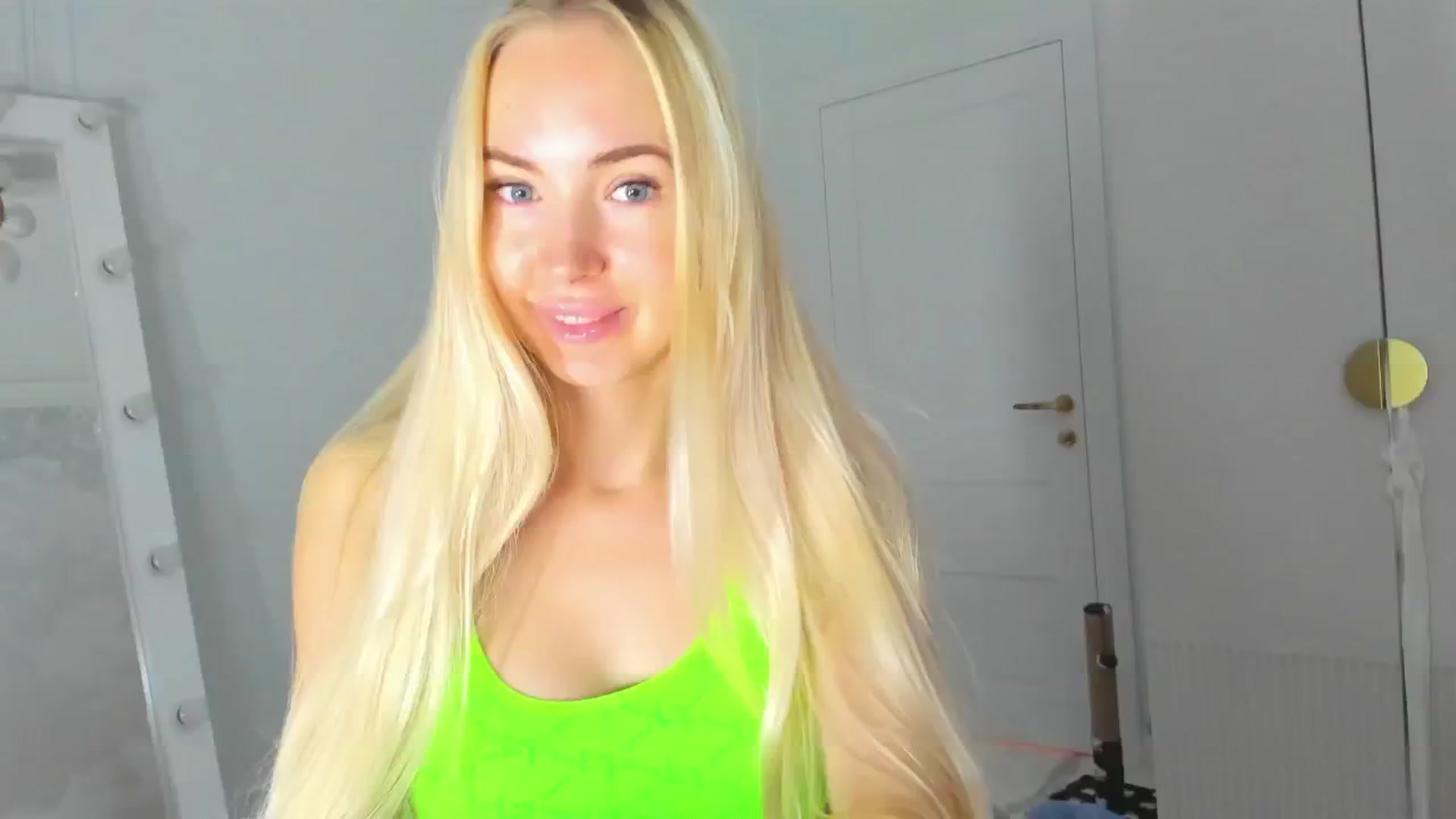 Gallery image thumbnail from ForeverBarbie's myfreecams stream on, 11/08/2024, 05:04 image 17 of 20