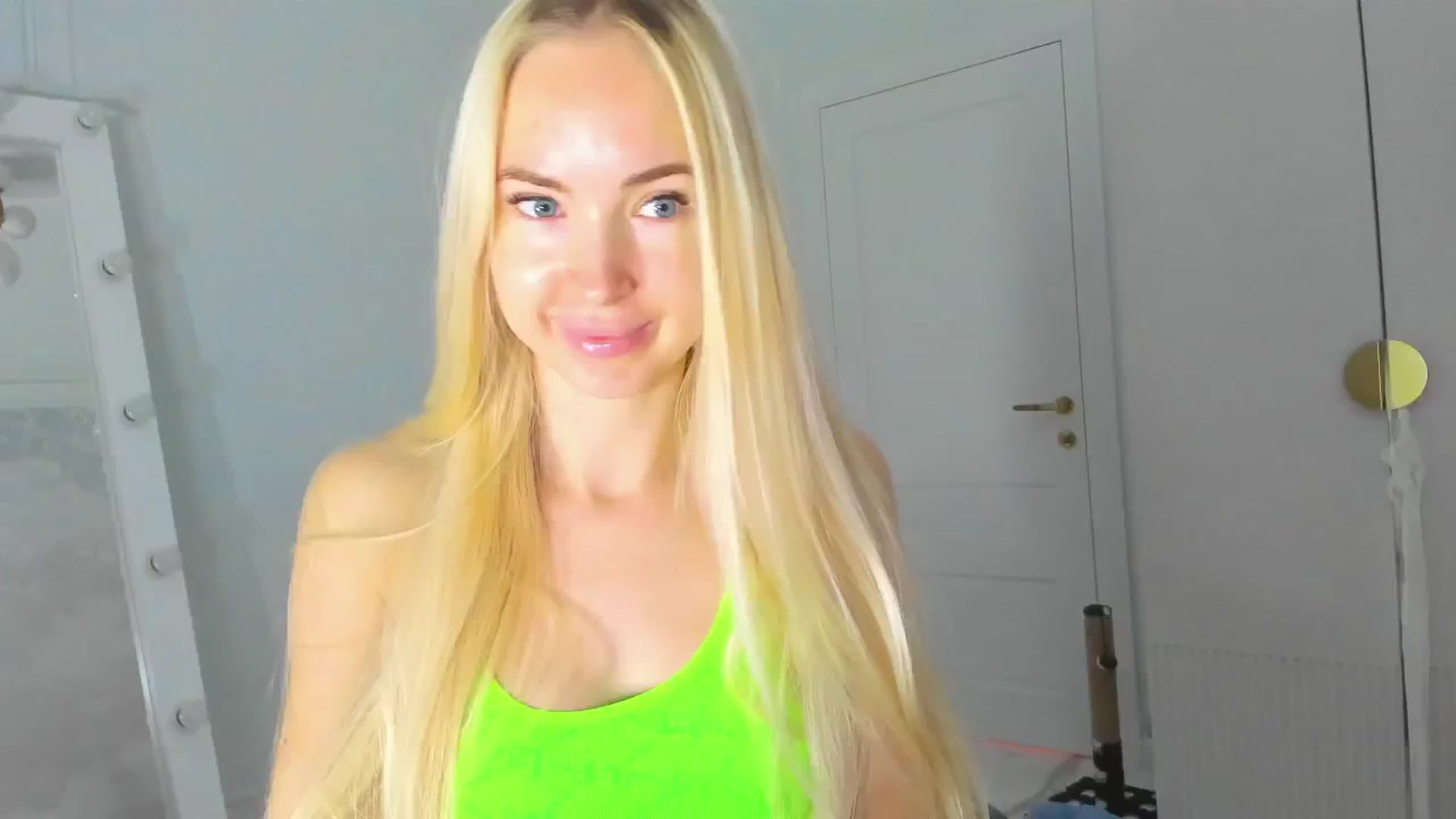 Gallery image thumbnail from ForeverBarbie's myfreecams stream on, 11/08/2024, 05:04 image 18 of 20