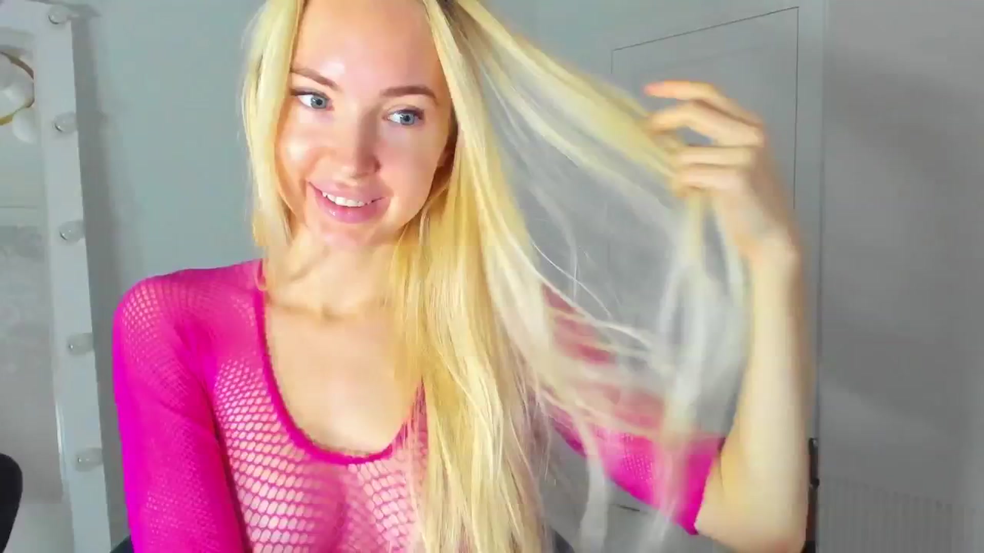 Gallery image thumbnail from ForeverBarbie's myfreecams stream on, 11/11/2024, 07:50 image 14 of 20