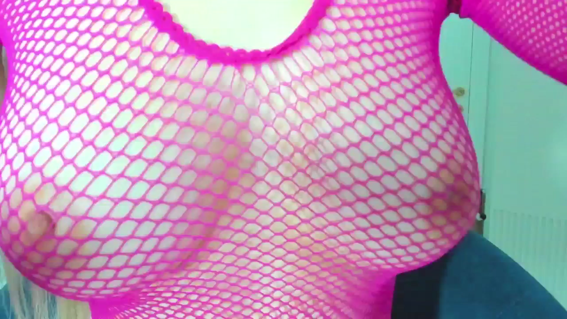 Gallery image thumbnail from ForeverBarbie's myfreecams stream on, 11/11/2024, 08:44 image 4 of 20