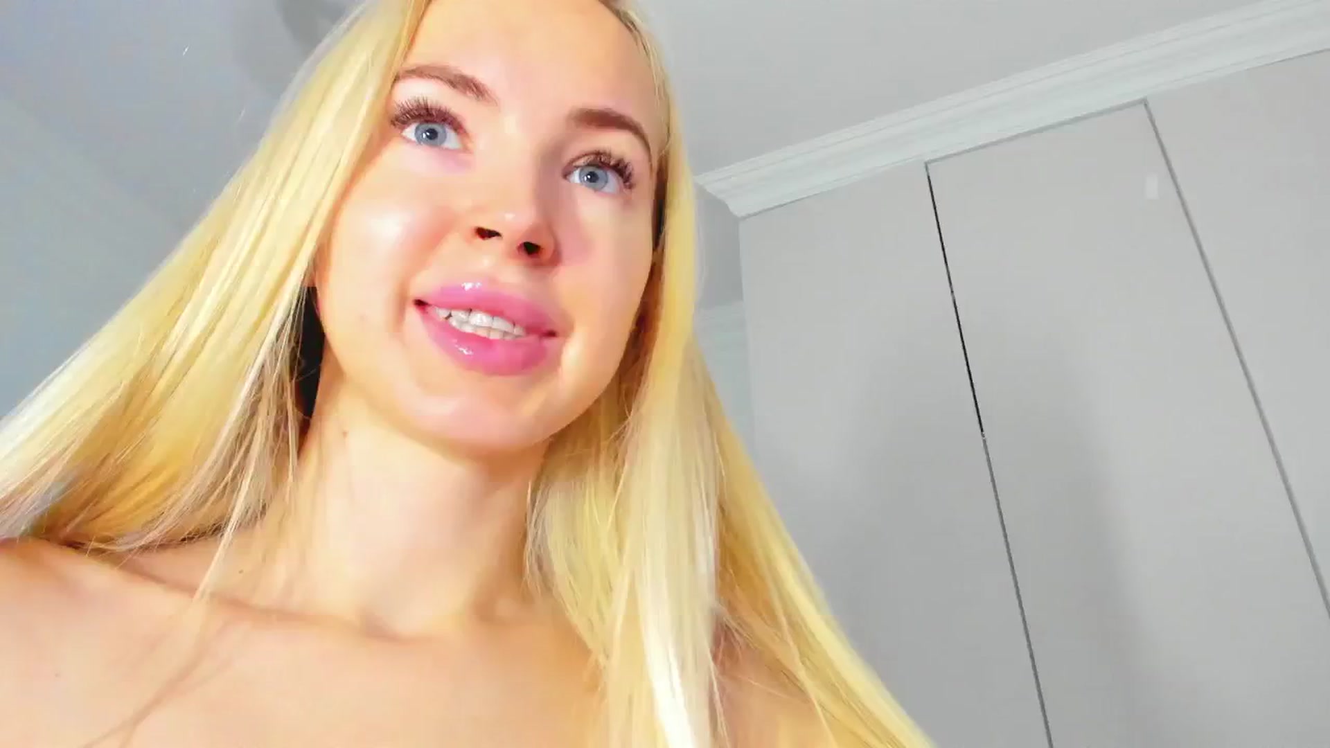 Gallery image thumbnail from ForeverBarbie's myfreecams stream on, 11/13/2024, 07:09 image 9 of 20