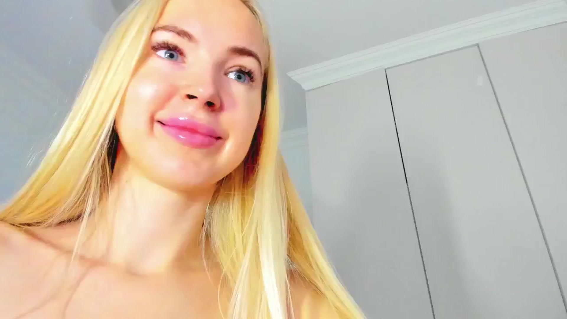 Gallery image thumbnail from ForeverBarbie's myfreecams stream on, 11/13/2024, 07:09 image 11 of 20