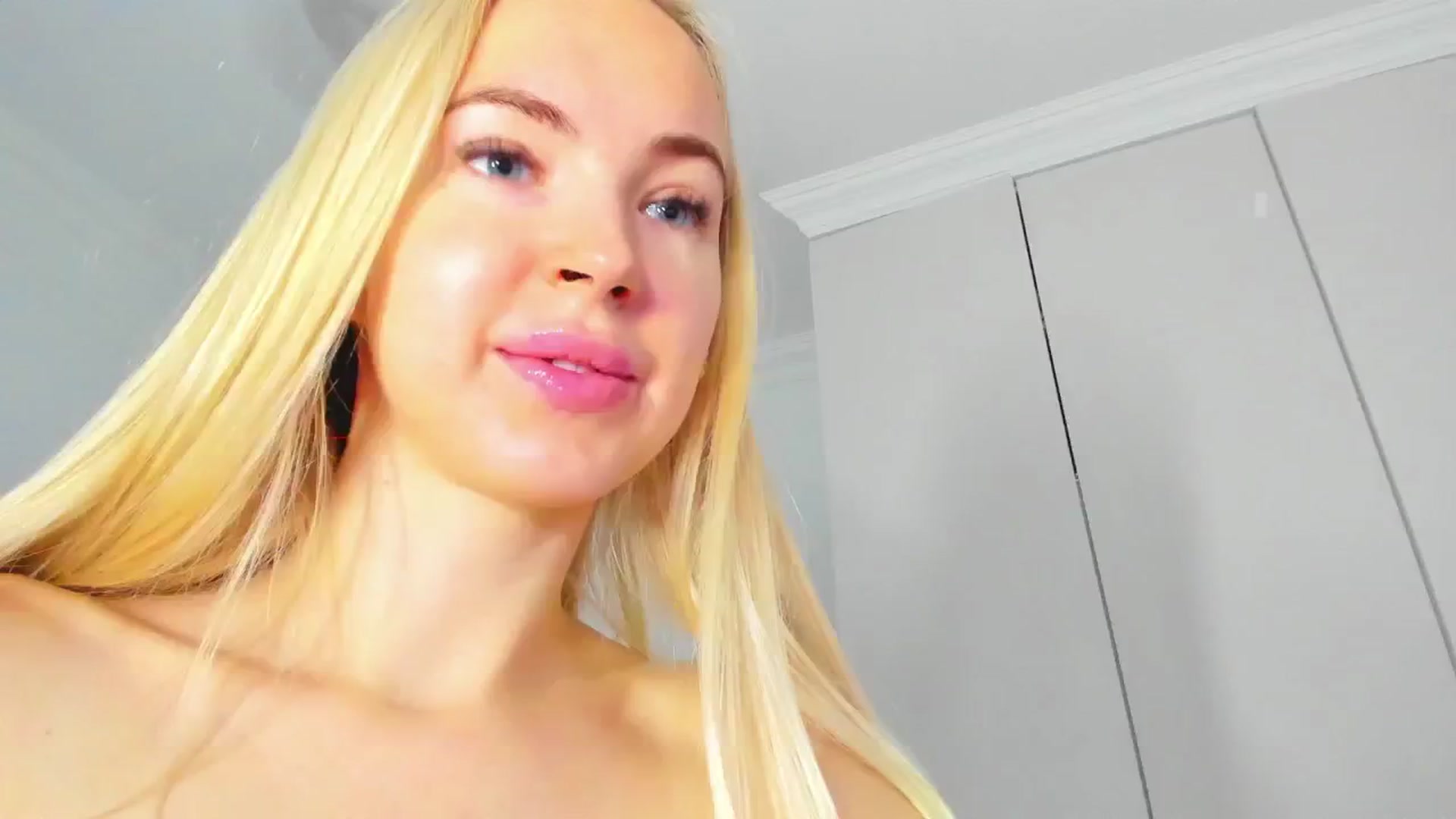 Gallery image thumbnail from ForeverBarbie's myfreecams stream on, 11/13/2024, 07:09 image 8 of 20