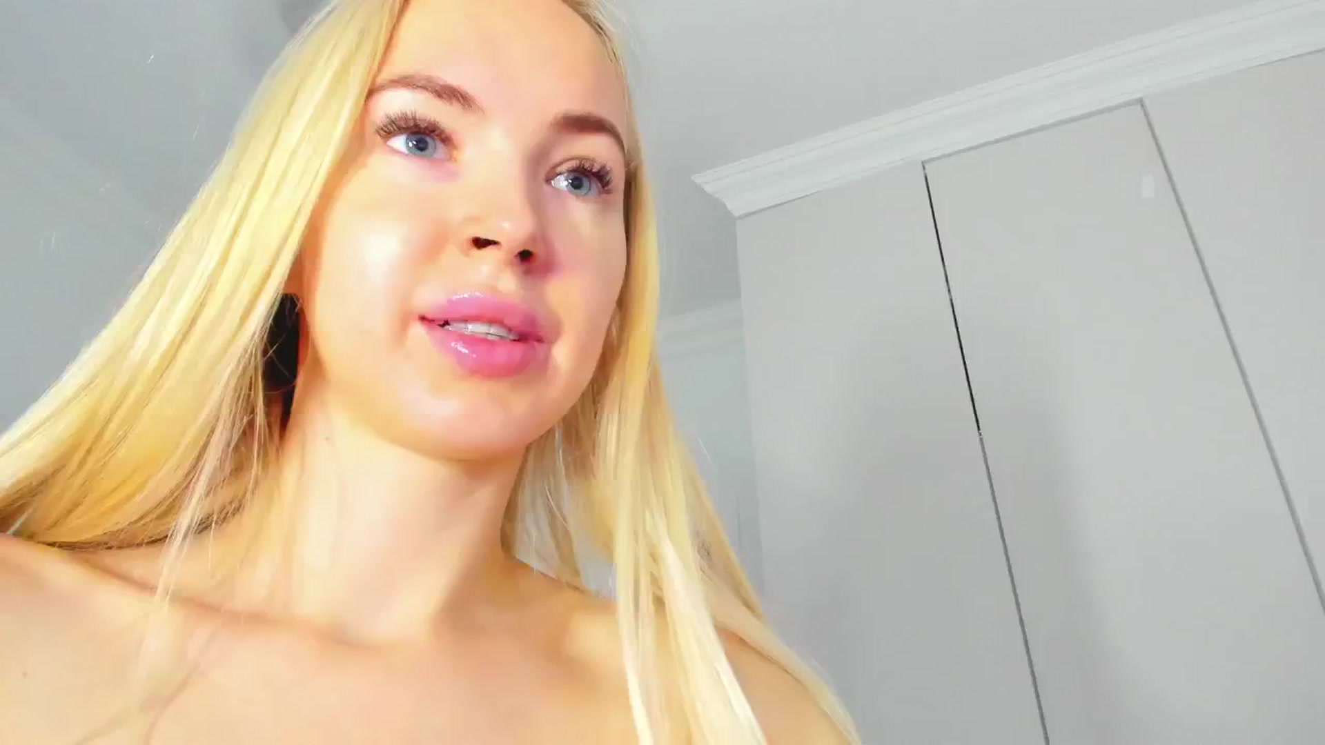 Gallery image thumbnail from ForeverBarbie's myfreecams stream on, 11/13/2024, 07:09 image 7 of 20
