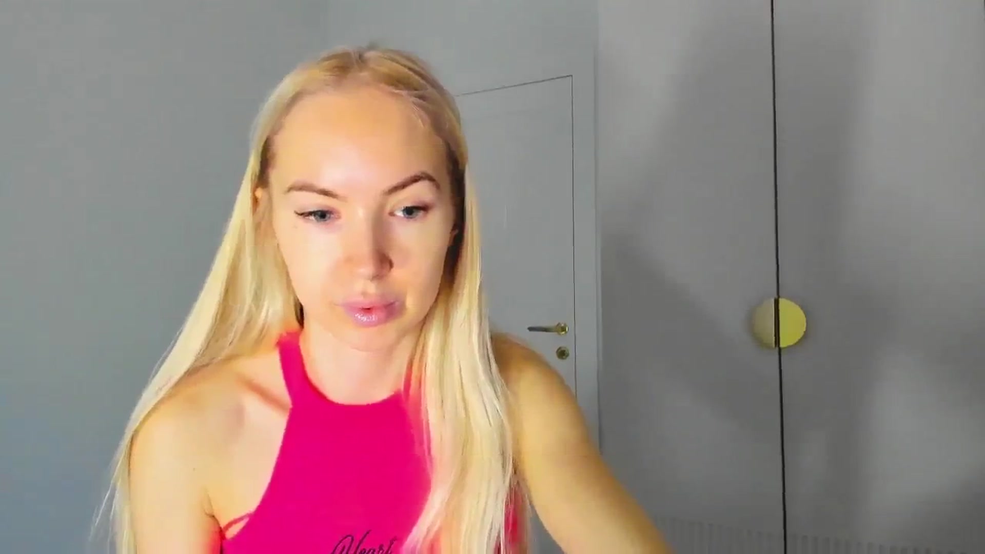 Gallery image thumbnail from ForeverBarbie's myfreecams stream on, 11/21/2024, 06:40 image 10 of 20
