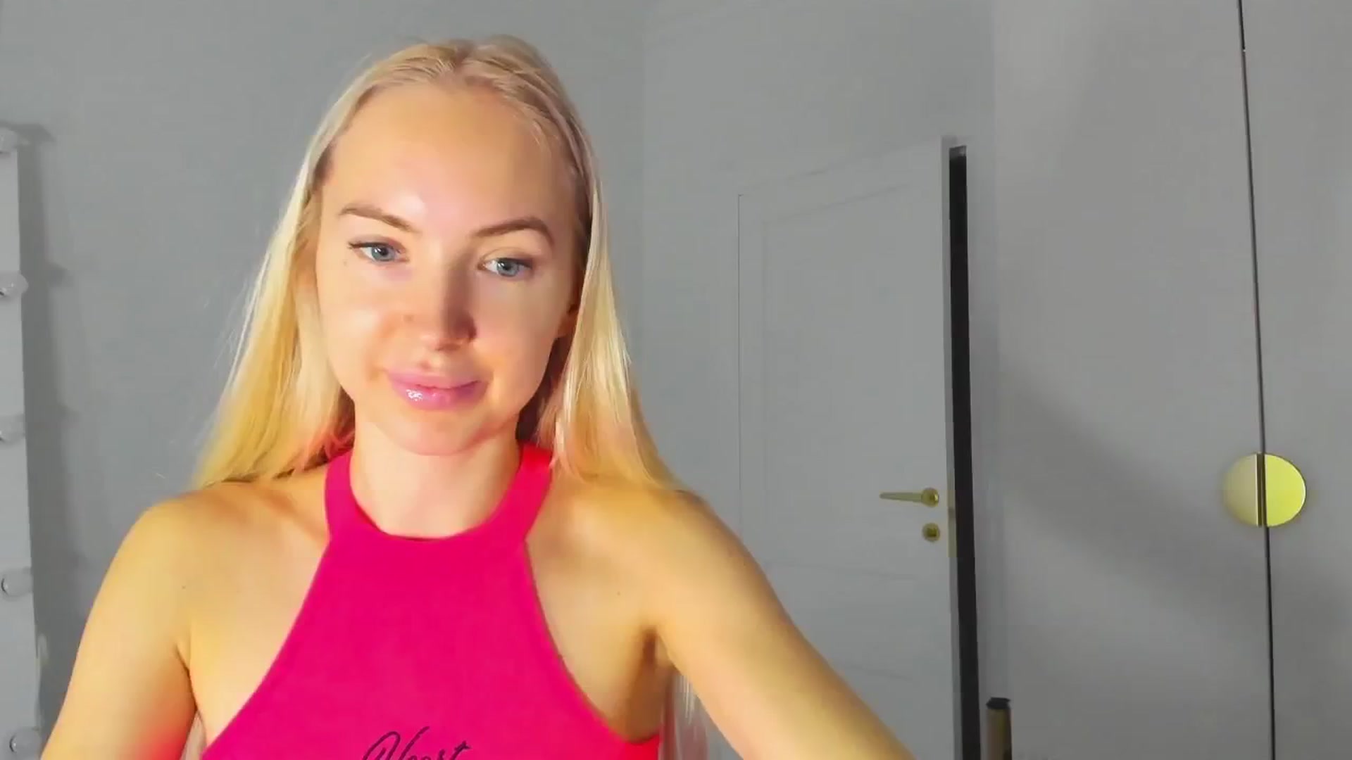 Gallery image thumbnail from ForeverBarbie's myfreecams stream on, 11/21/2024, 09:23 image 7 of 20
