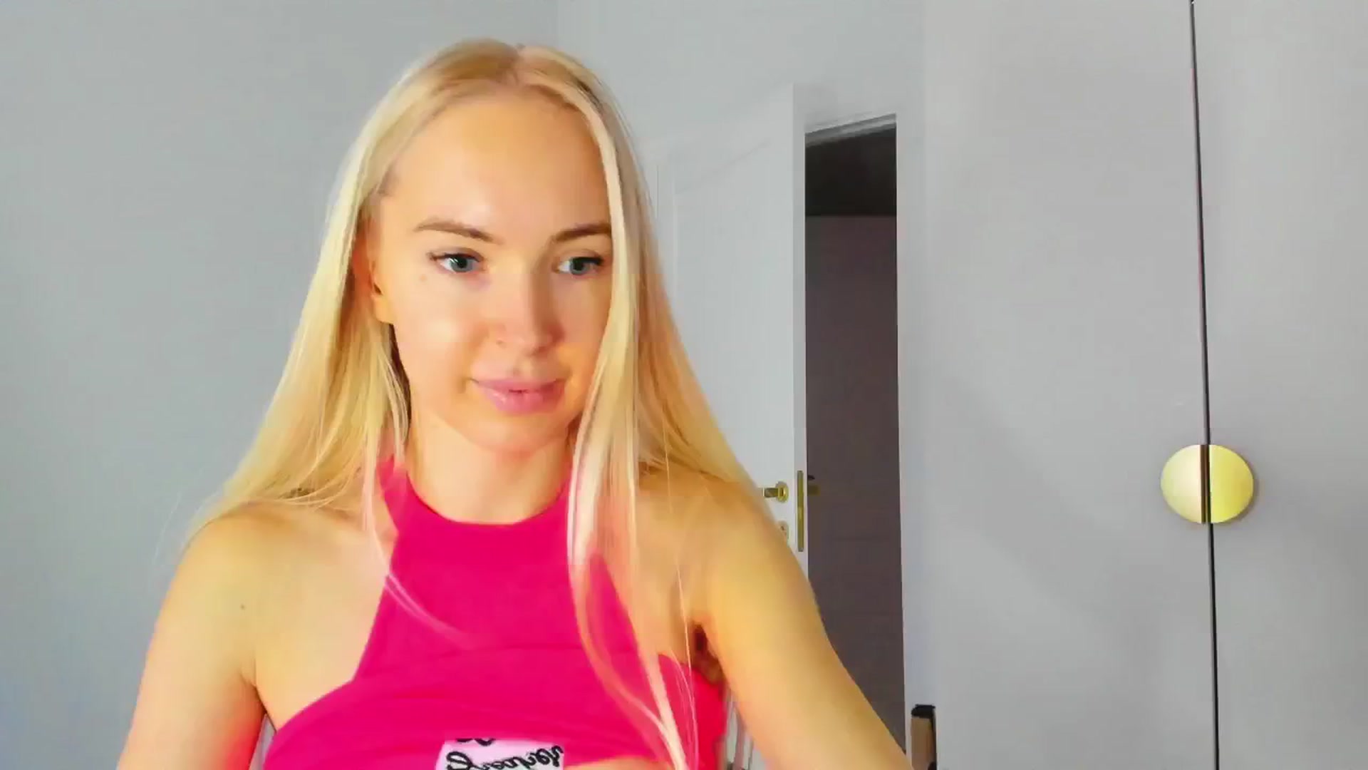 Gallery image thumbnail from ForeverBarbie's myfreecams stream on, 11/21/2024, 11:37 image 13 of 20