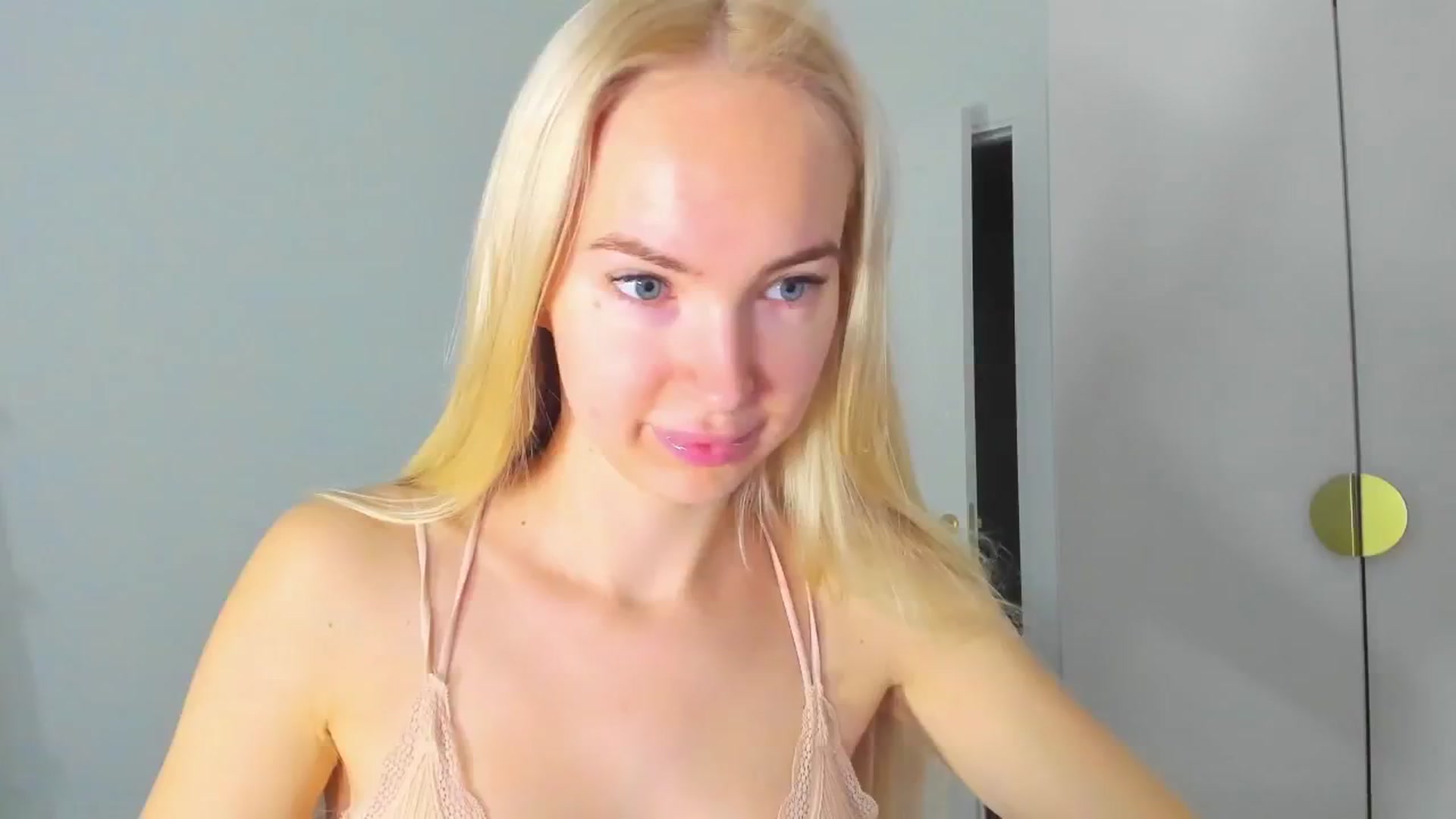 Gallery image thumbnail from ForeverBarbie's myfreecams stream on, 11/26/2024, 04:57 image 14 of 20