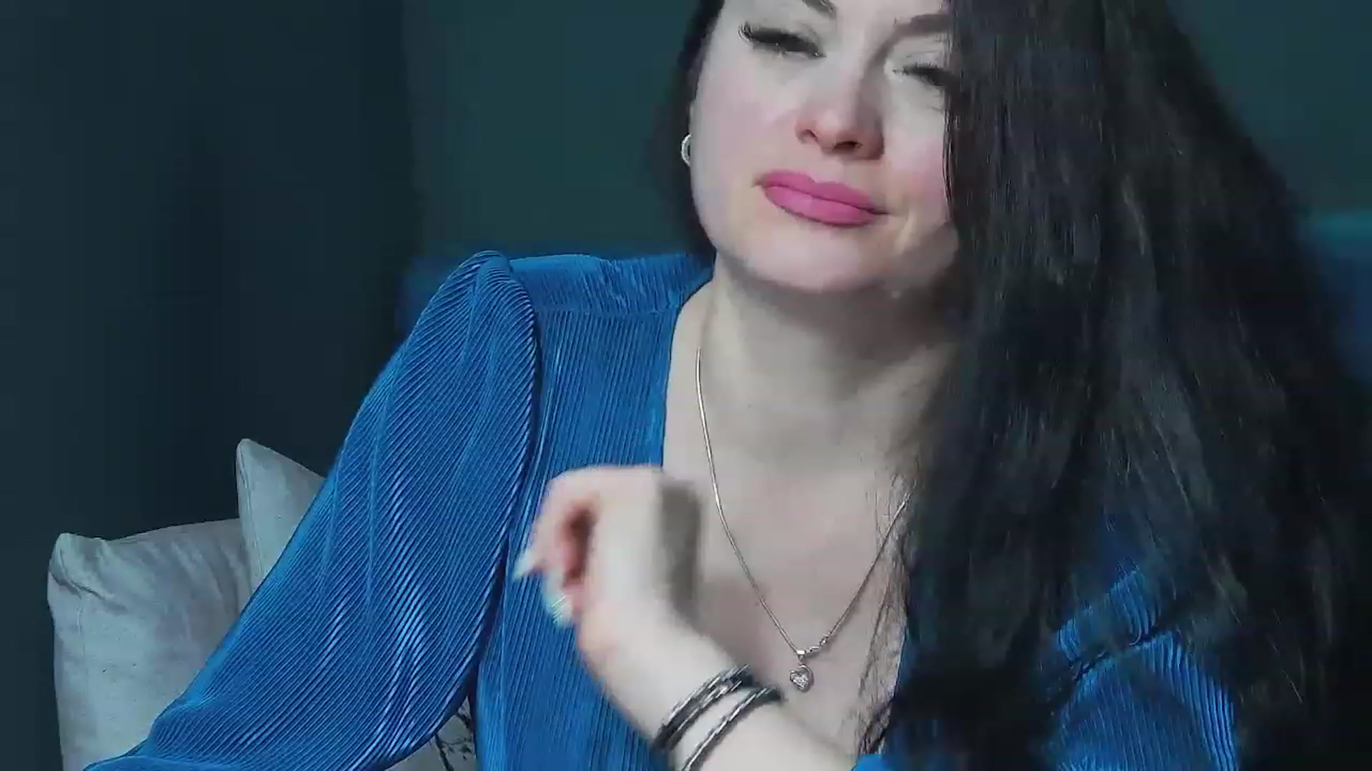 Gallery image thumbnail from ForeverChic's myfreecams stream on, 11/19/2022, 07:32 image 9 of 20