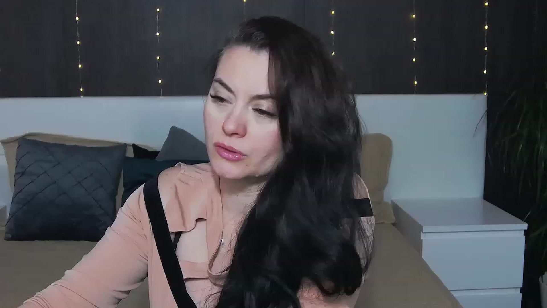 Gallery image thumbnail from ForeverChic's myfreecams stream on, 12/05/2022, 11:34 image 1 of 20