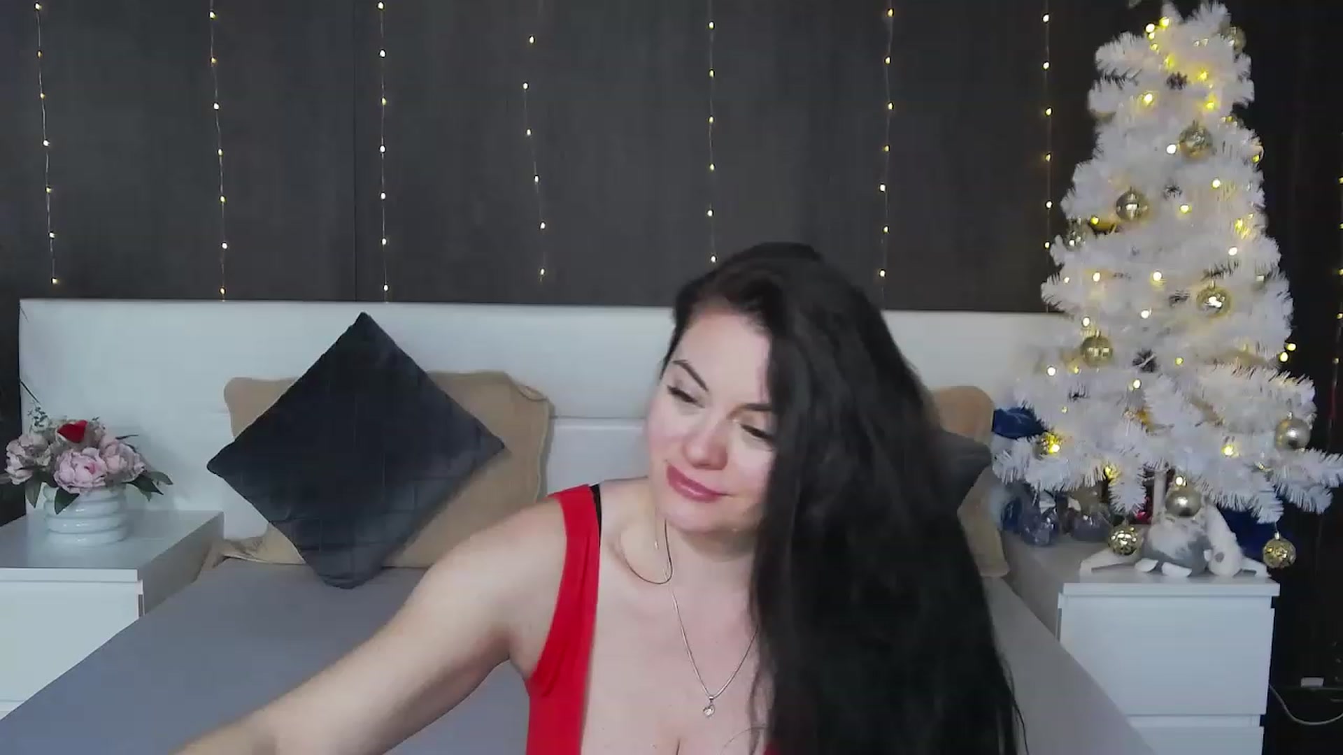 Gallery image thumbnail from ForeverChic's myfreecams stream on, 12/17/2022, 11:20 image 7 of 20