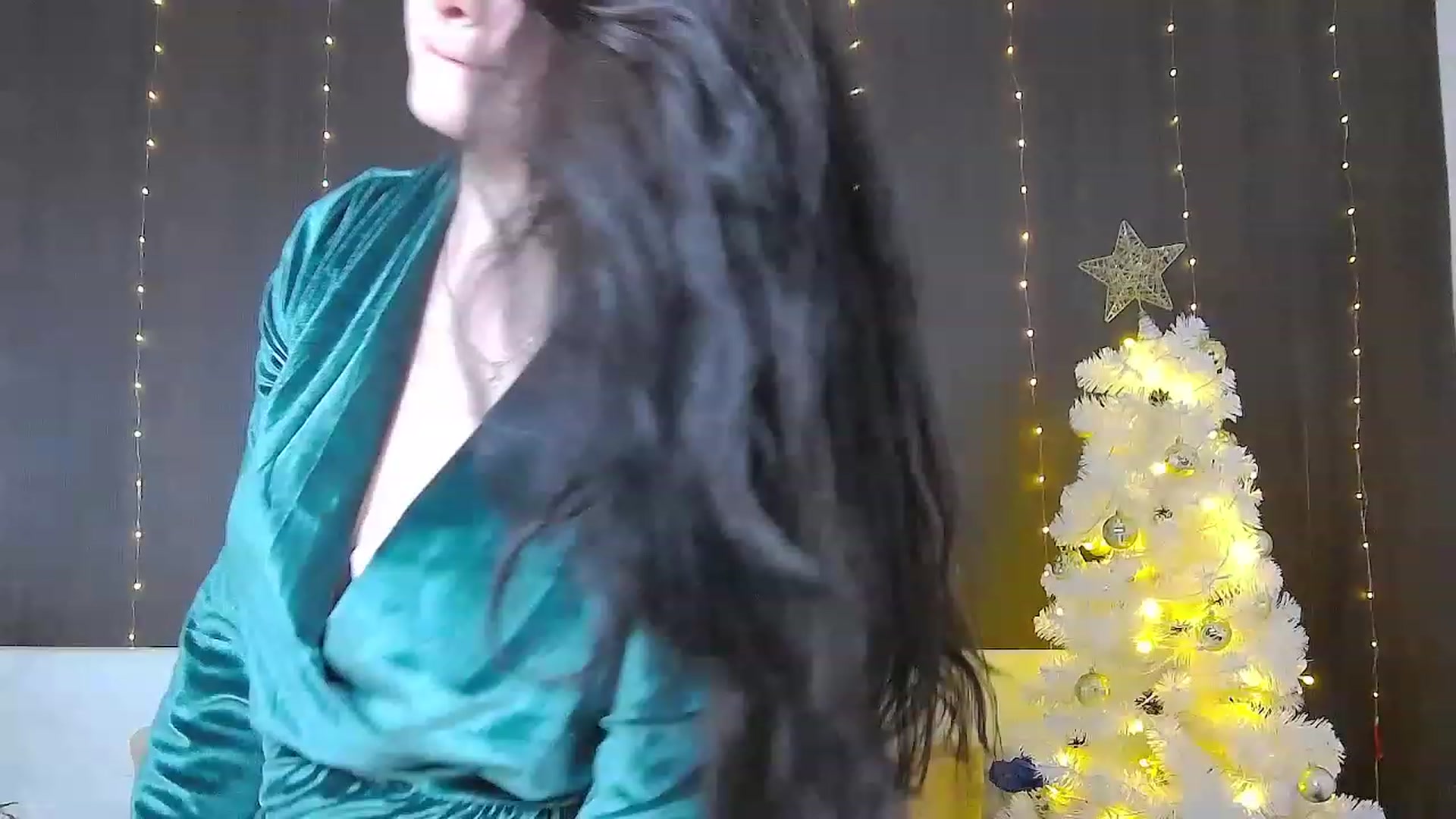 Gallery image thumbnail from ForeverChic's myfreecams stream on, 12/18/2022, 10:30 image 19 of 20
