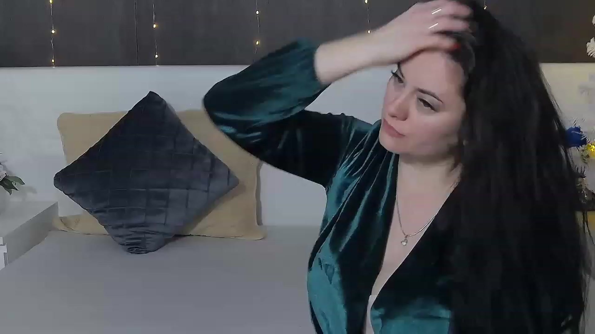 Gallery image thumbnail from ForeverChic's myfreecams stream on, 12/18/2022, 12:33 image 3 of 20
