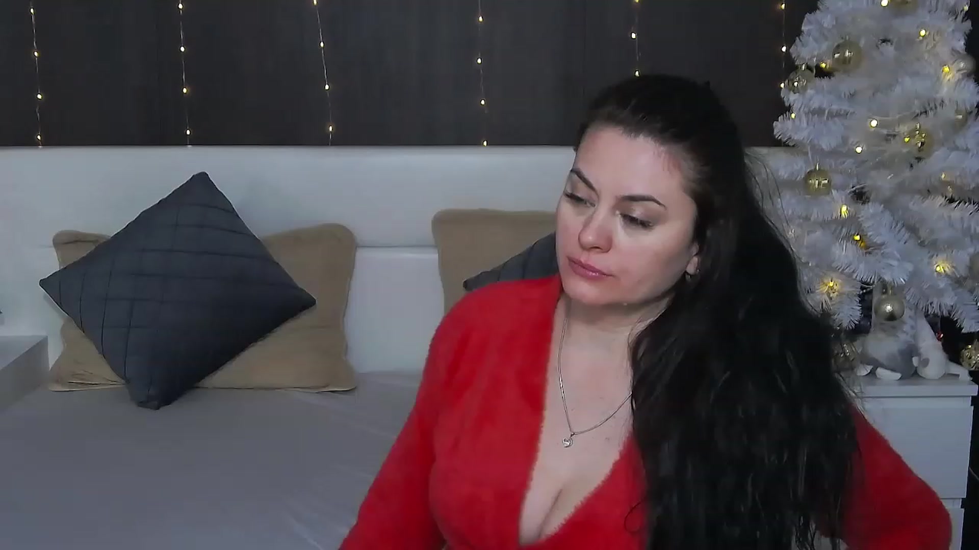Gallery image thumbnail from ForeverChic's myfreecams stream on, 12/23/2022, 13:13 image 10 of 20