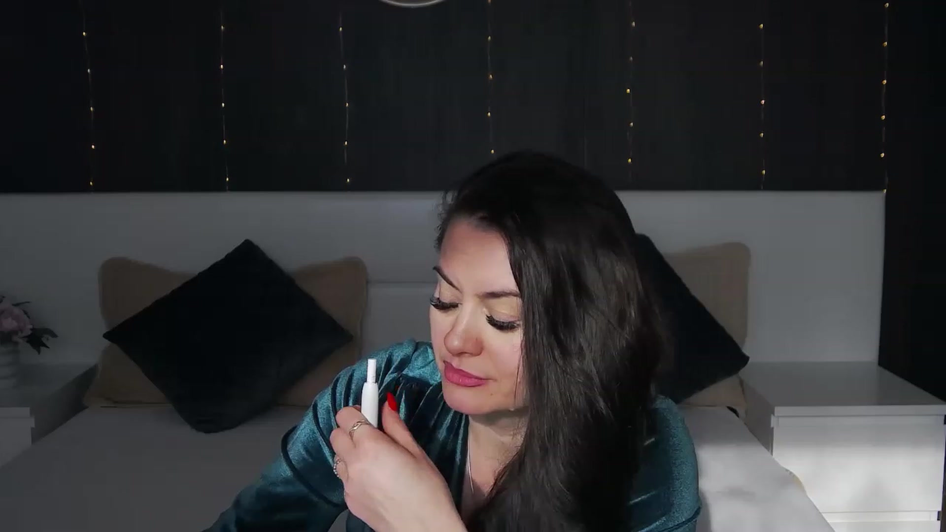 Gallery image thumbnail from ForeverChic's myfreecams stream on, 01/07/2023, 11:23 image 13 of 20