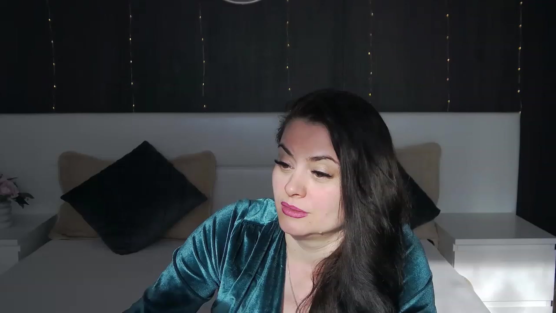 Gallery image thumbnail from ForeverChic's myfreecams stream on, 01/07/2023, 11:23 image 10 of 20