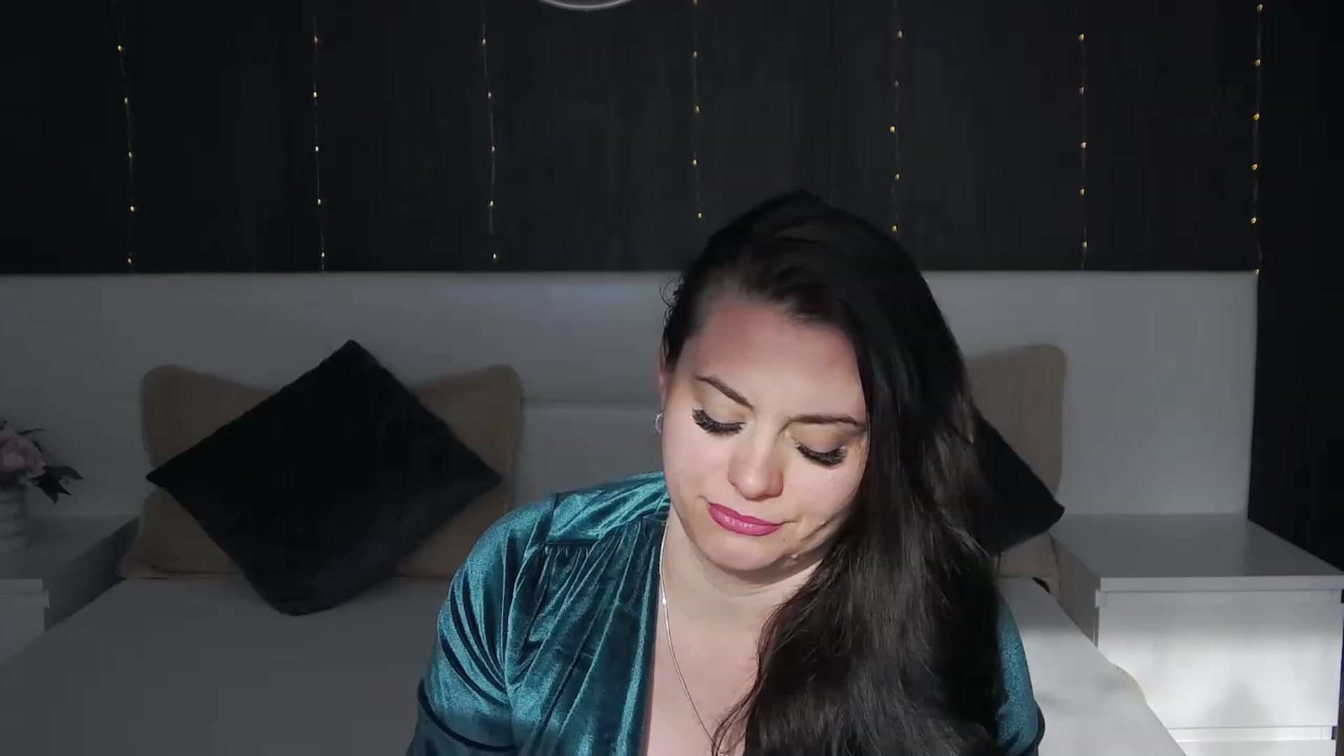 Gallery image thumbnail from ForeverChic's myfreecams stream on, 01/07/2023, 11:23 image 12 of 20