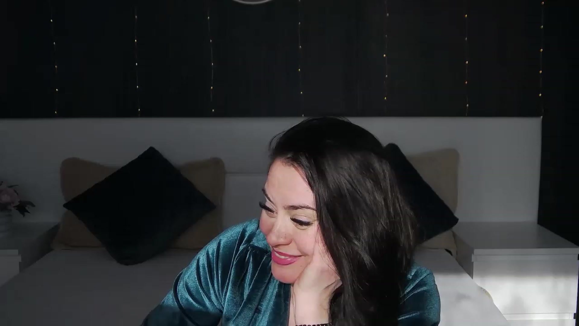 Gallery image thumbnail from ForeverChic's myfreecams stream on, 01/07/2023, 11:23 image 4 of 20