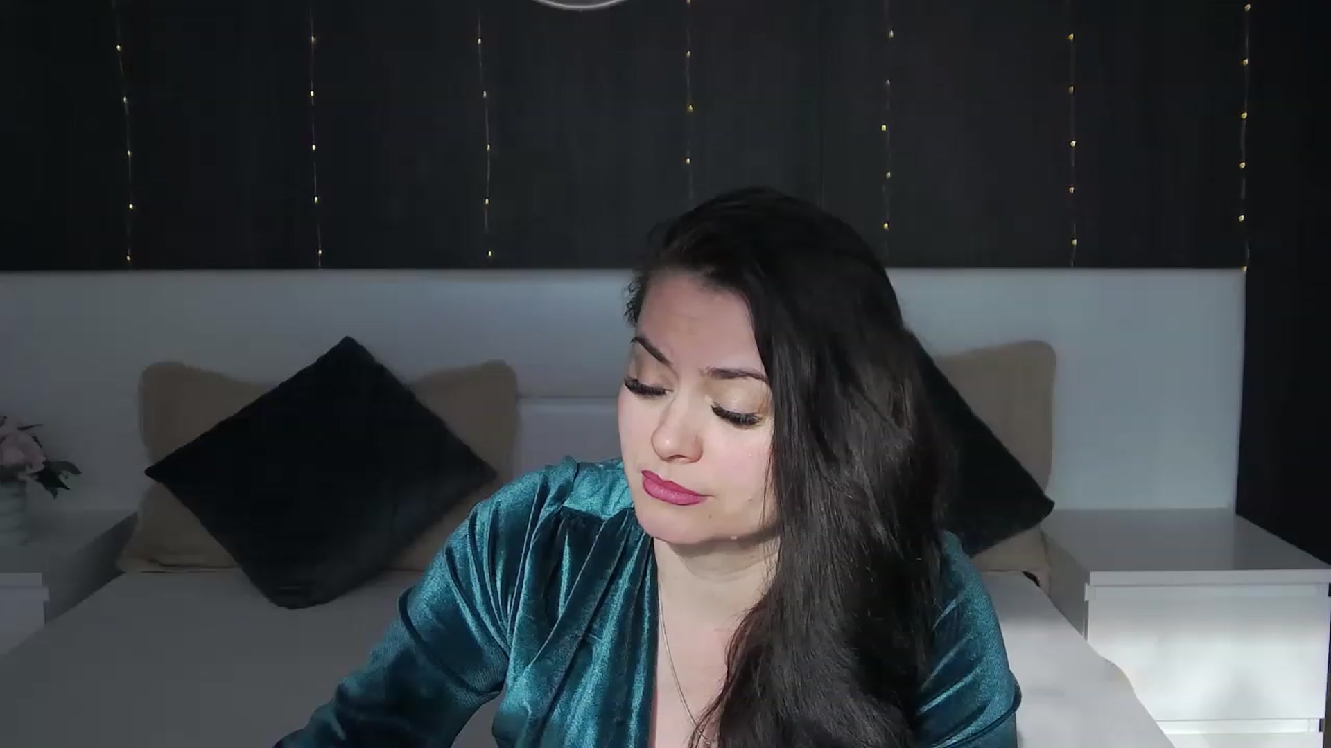 Gallery image thumbnail from ForeverChic's myfreecams stream on, 01/07/2023, 11:23 image 15 of 20